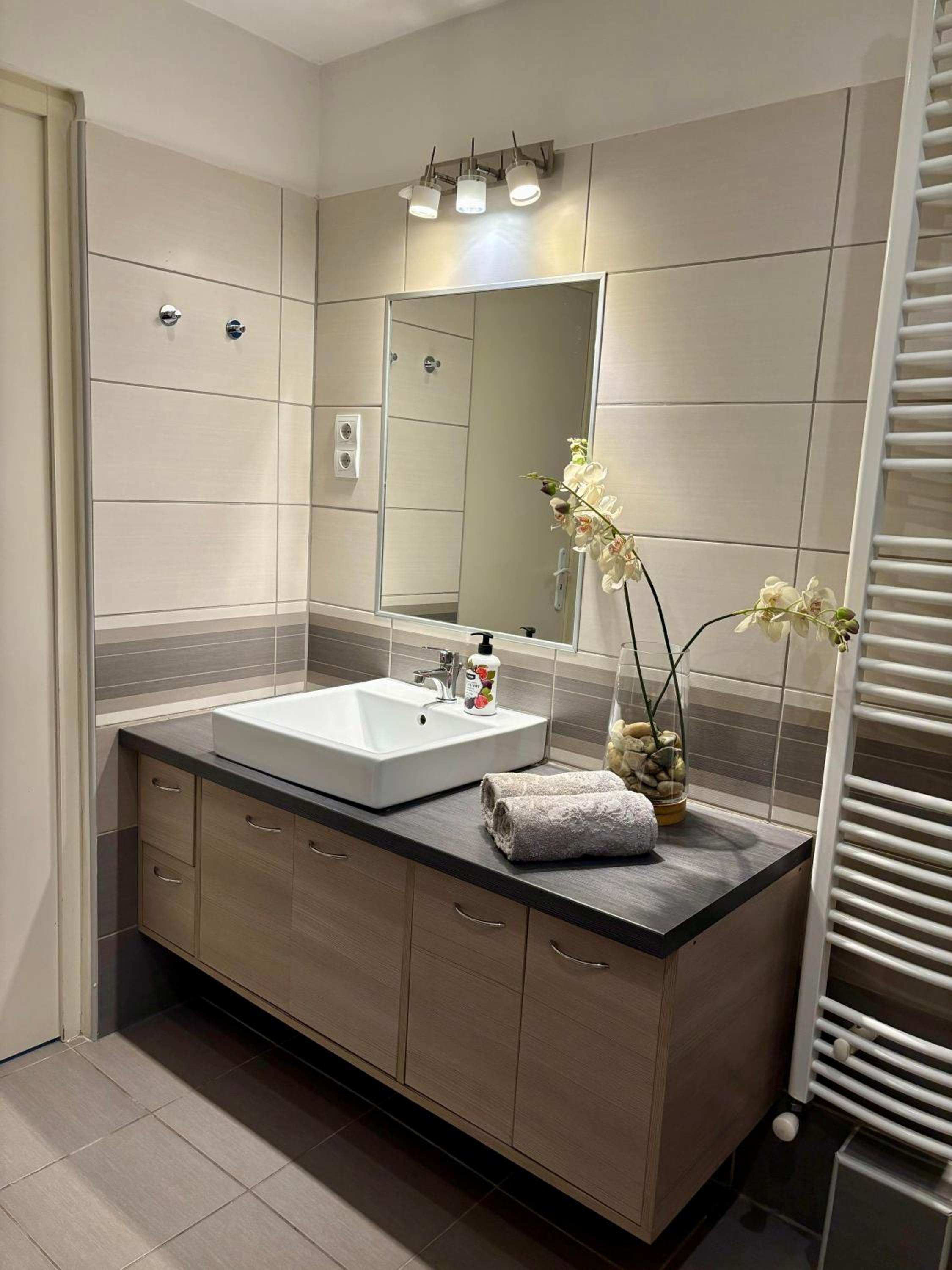 Ava Central Residence