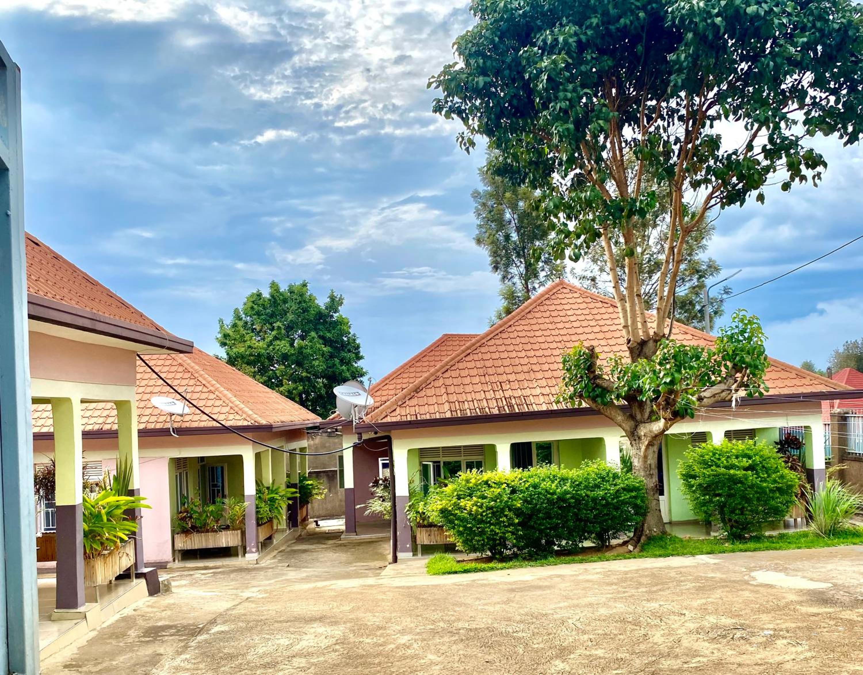 River shore Guest House view 3