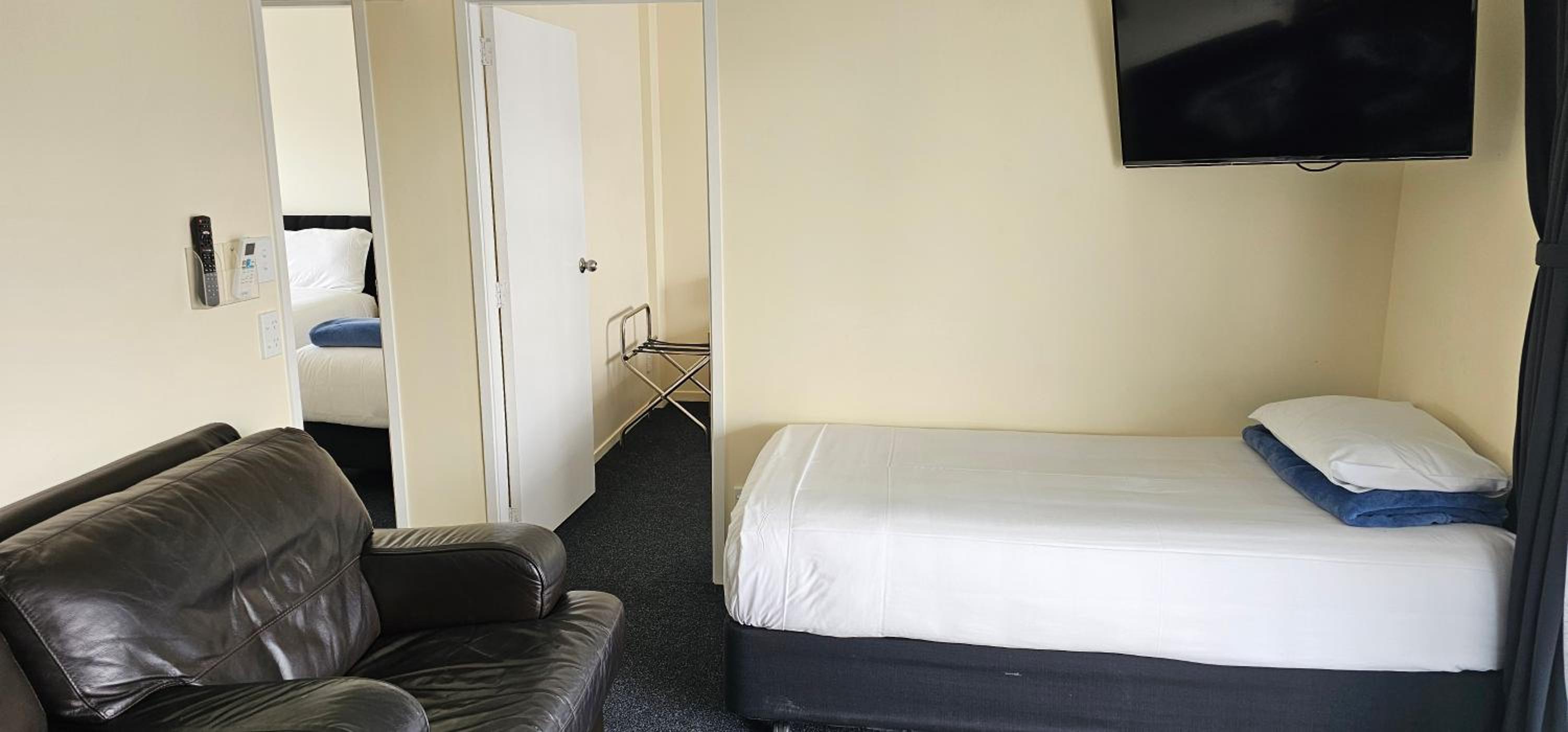 Twin Coast Adventures Motel & Cycle Hire view 3