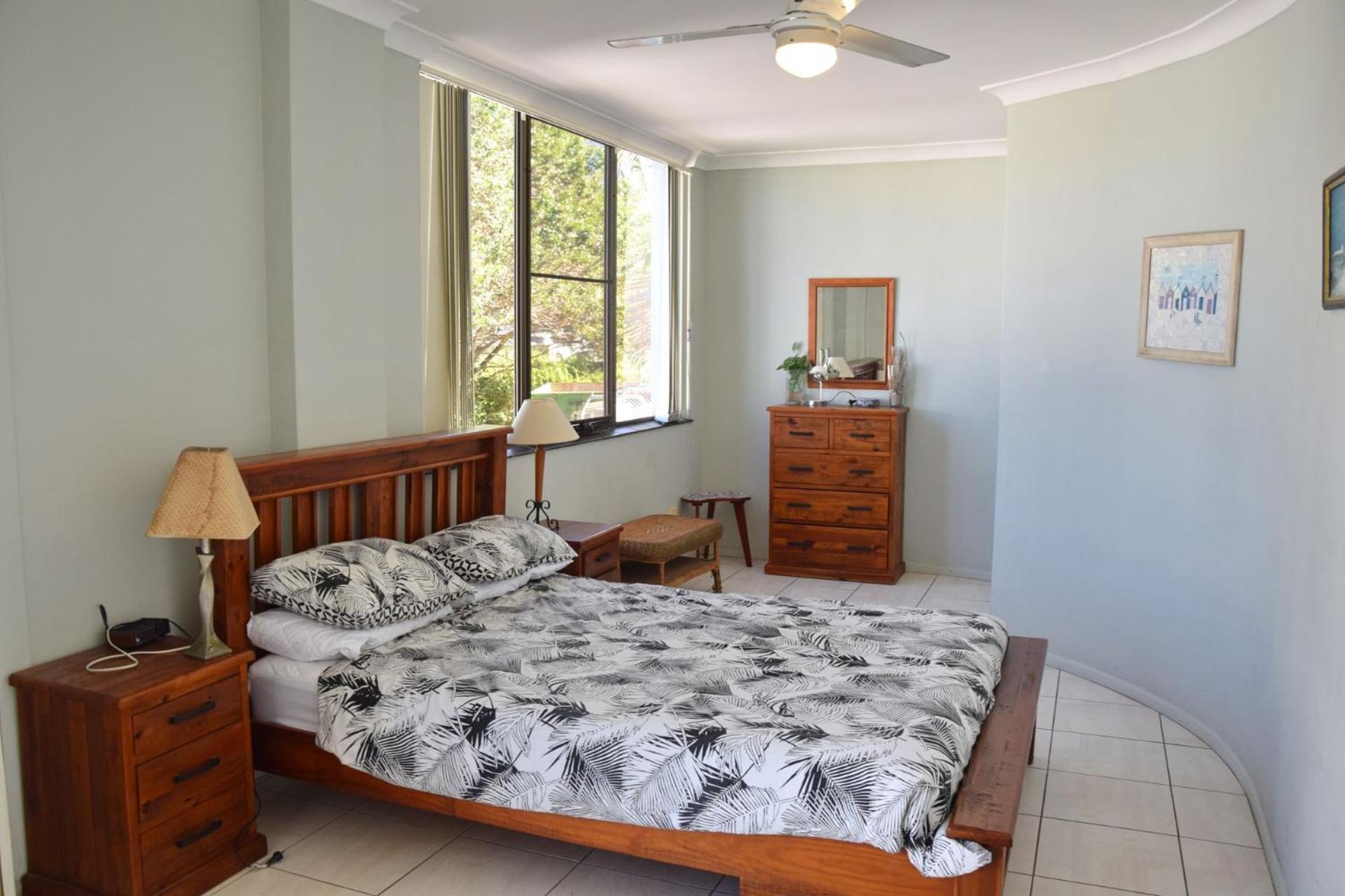Paragon Apartment 6 - Bring your own linen.