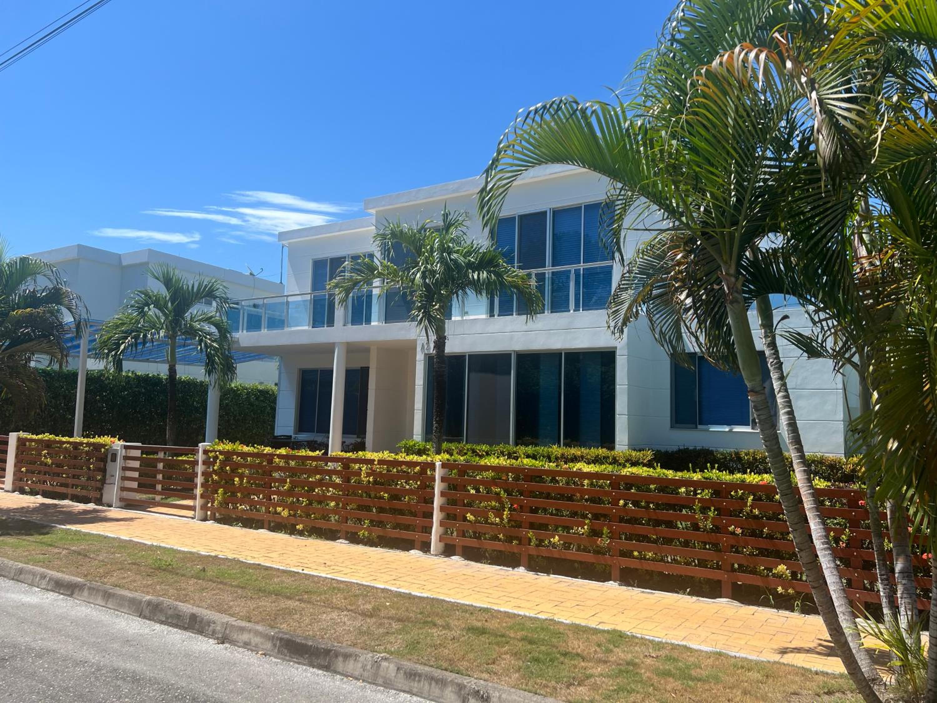 Espectacular casa en girardot