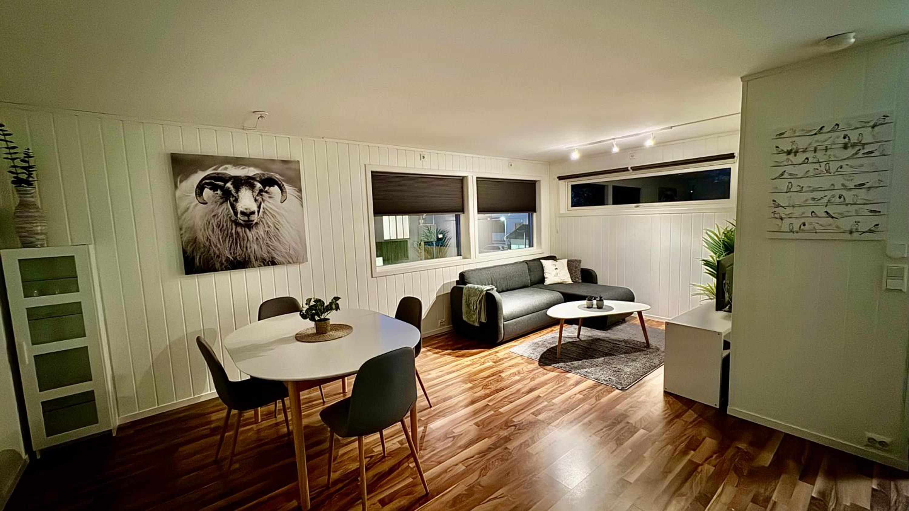 Apartment close to Arctic Cathedral and Cable car view 5