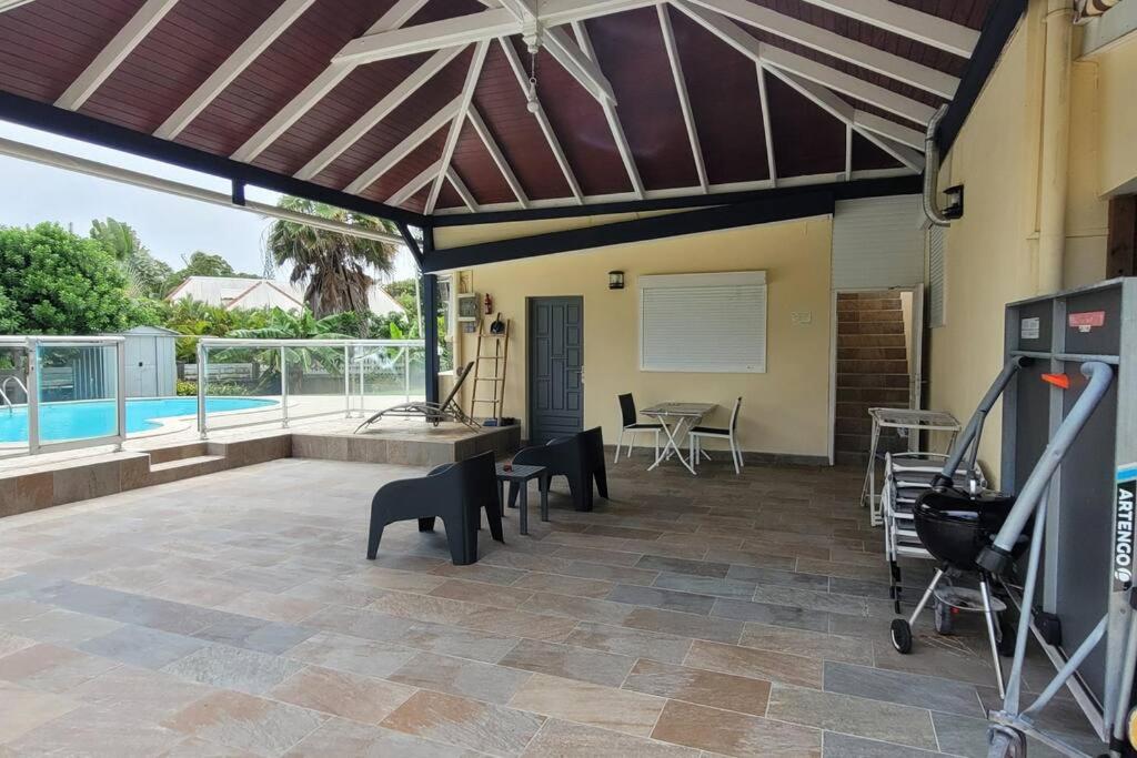 Villa Gwadamango 150m de la plage, piscine, jardin view 4