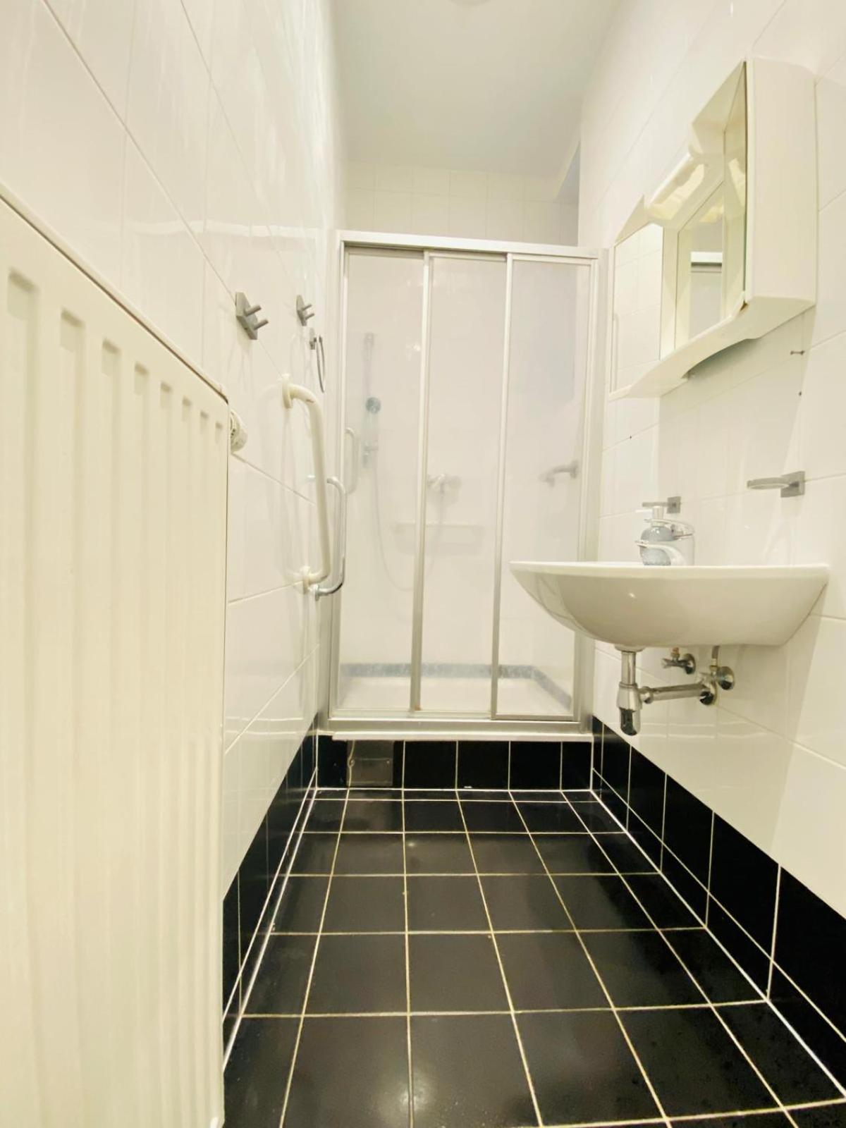 Lovely 4-BR Retreat Ottakring with Stunning City