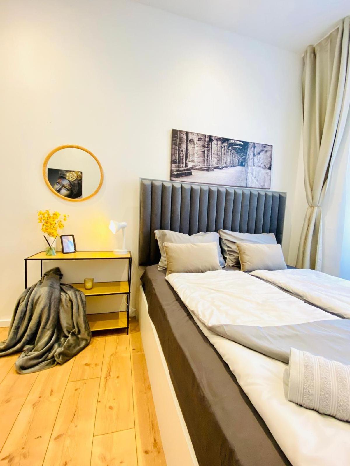 Lovely 4-BR Retreat Ottakring with Stunning City
