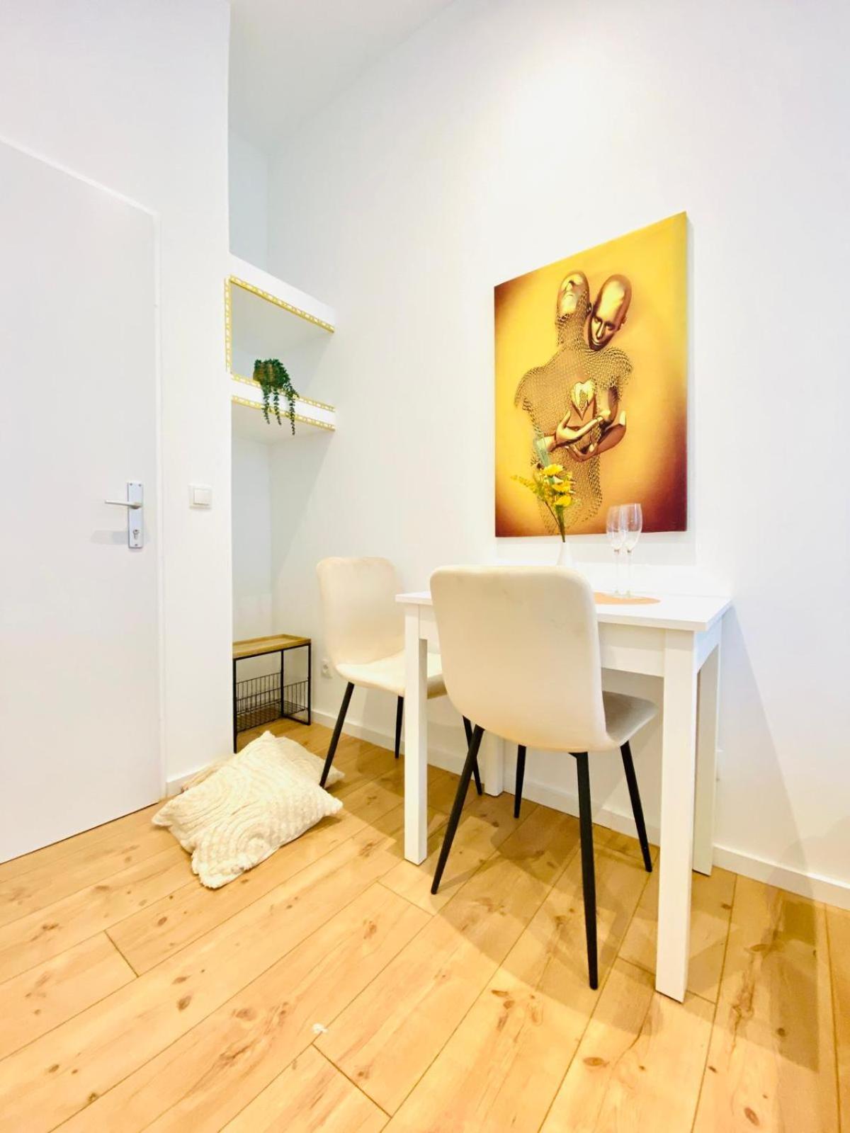 Lovely 4-BR Retreat Ottakring with Stunning City