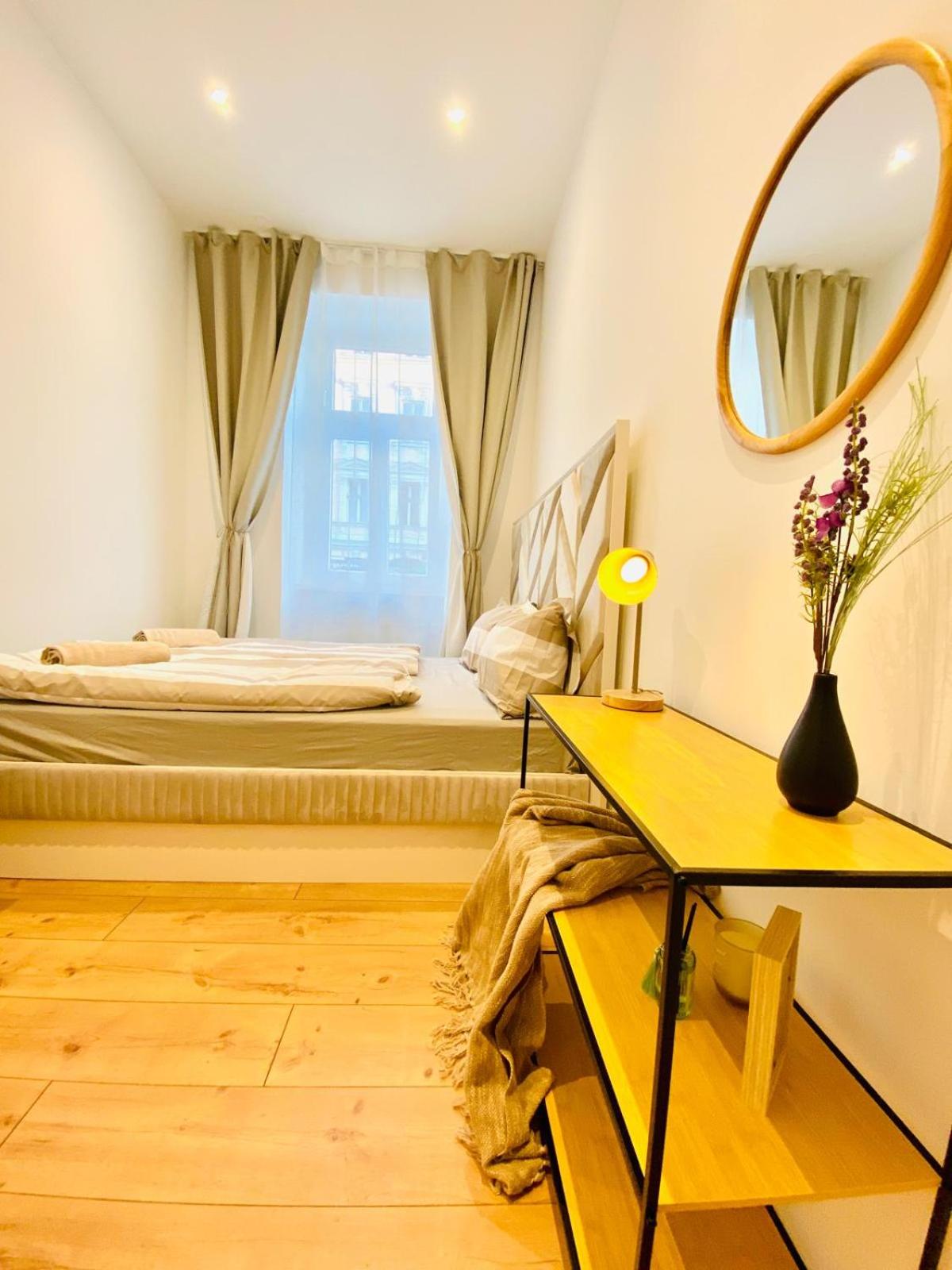 Lovely 4-BR Retreat Ottakring with Stunning City
