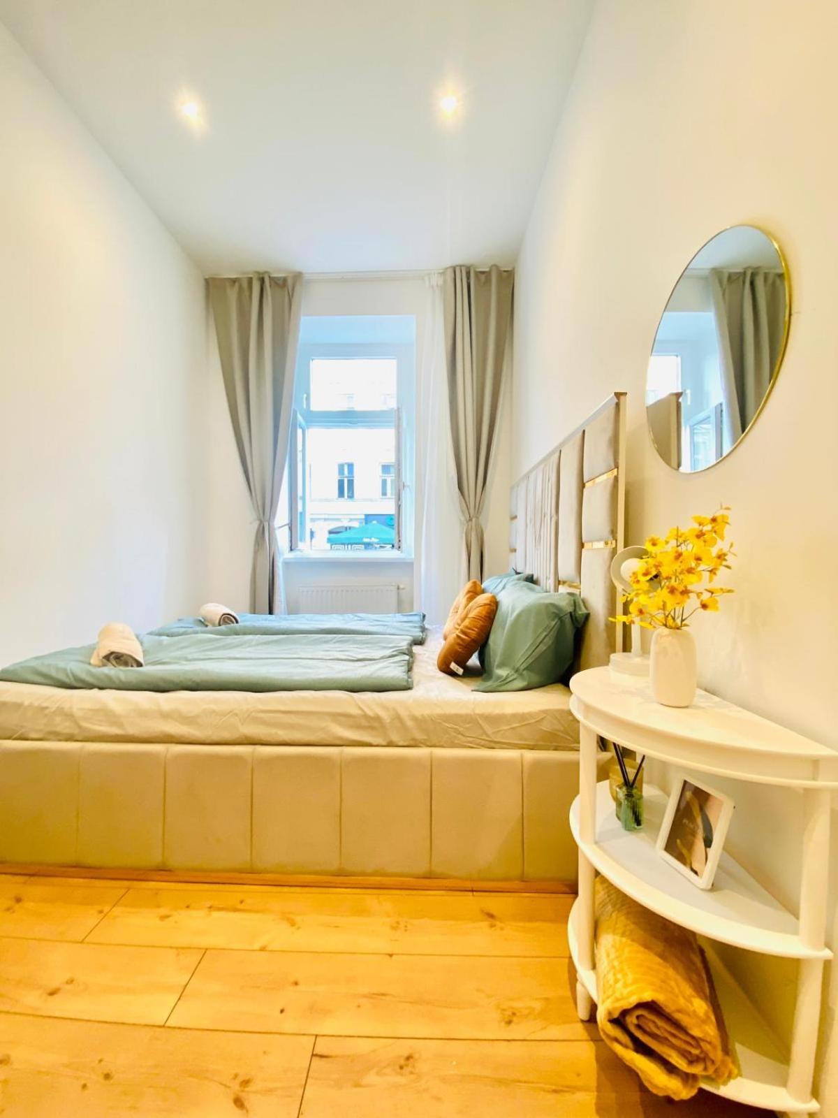 Lovely 4-BR Retreat Ottakring with Stunning City
