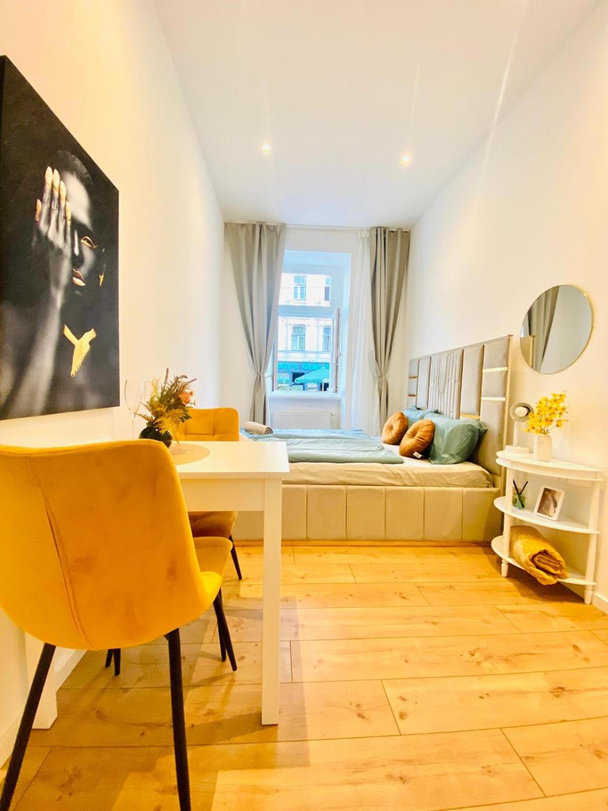 Lovely 4-BR Retreat Ottakring with Stunning City