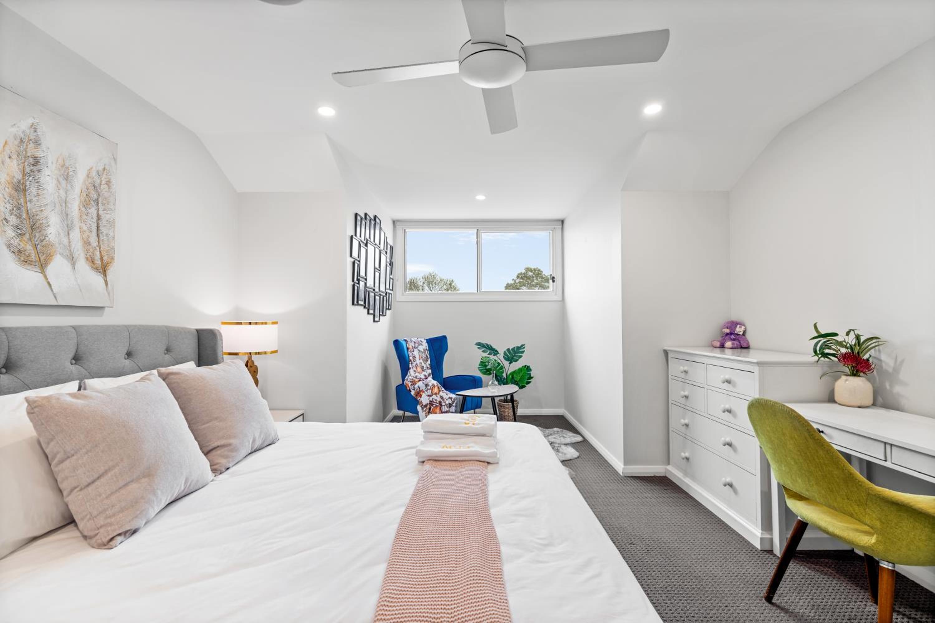 StayAU Spacious Townhouse Asquith near Golf