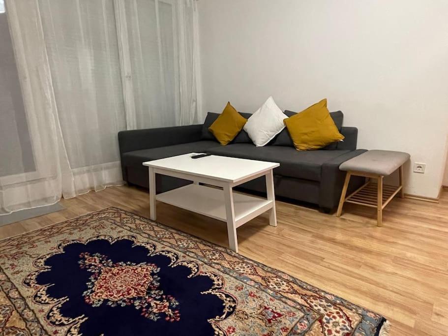 Zeenat Apartment with Balcony and Parking view 3