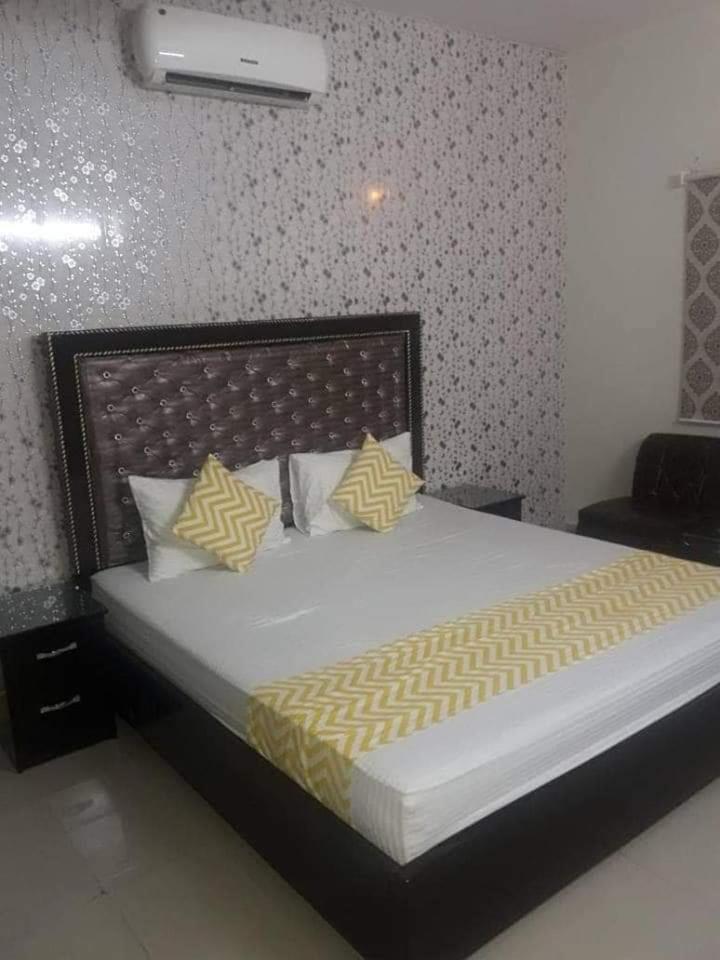 Capry Guest House Near Agha Khan