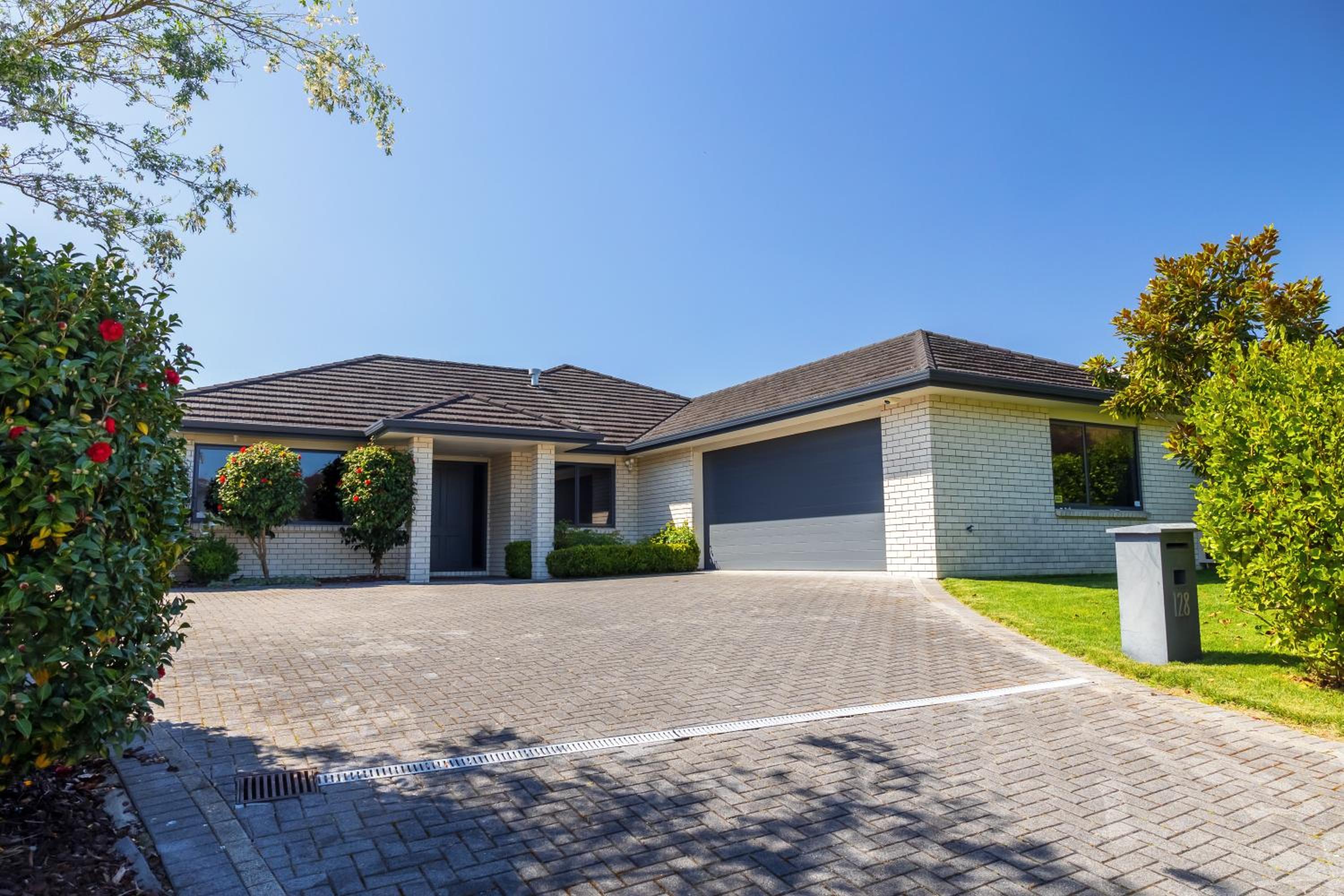 Forest Lakes Luxury