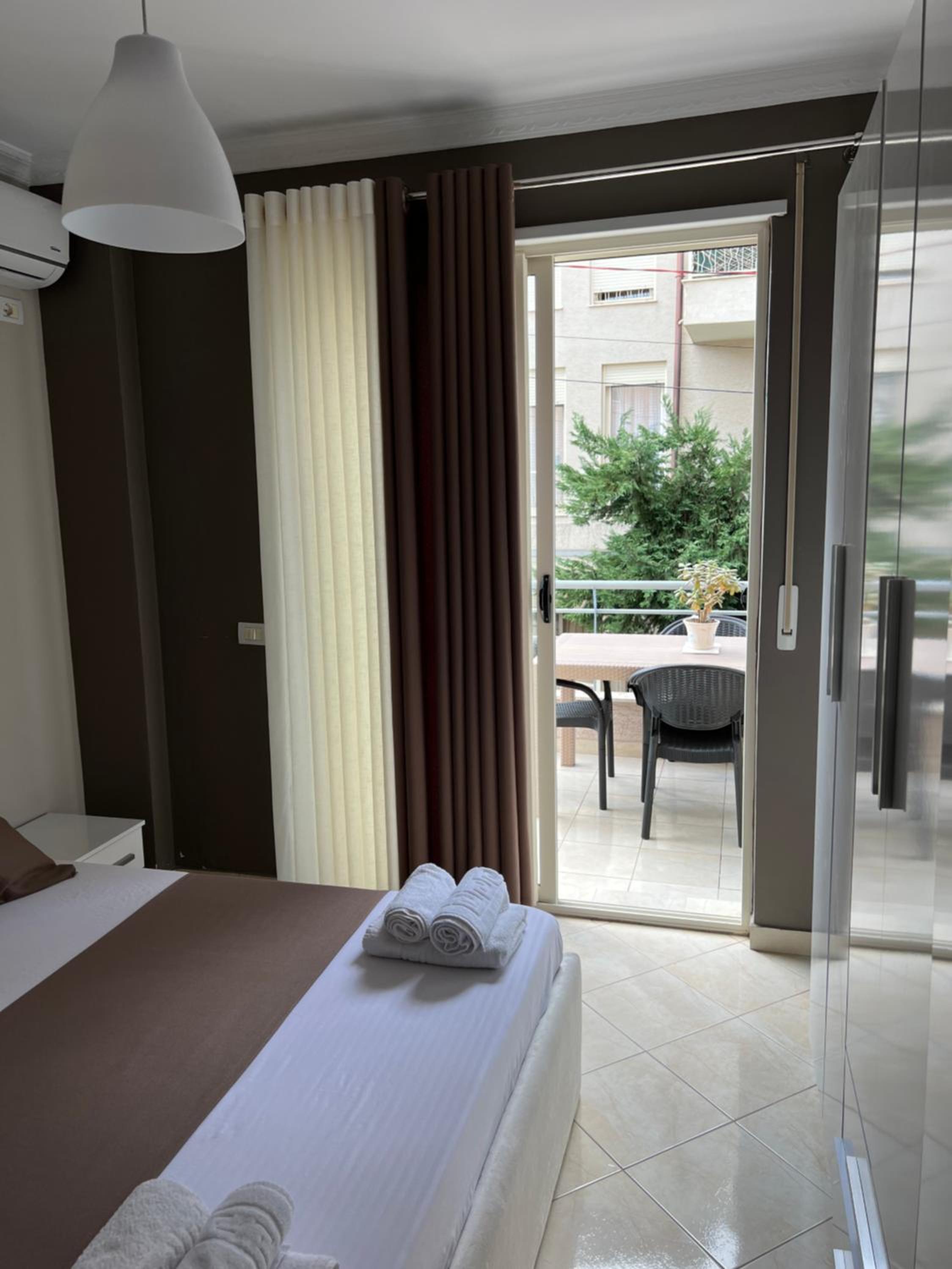 Lake View Apartment Tirana