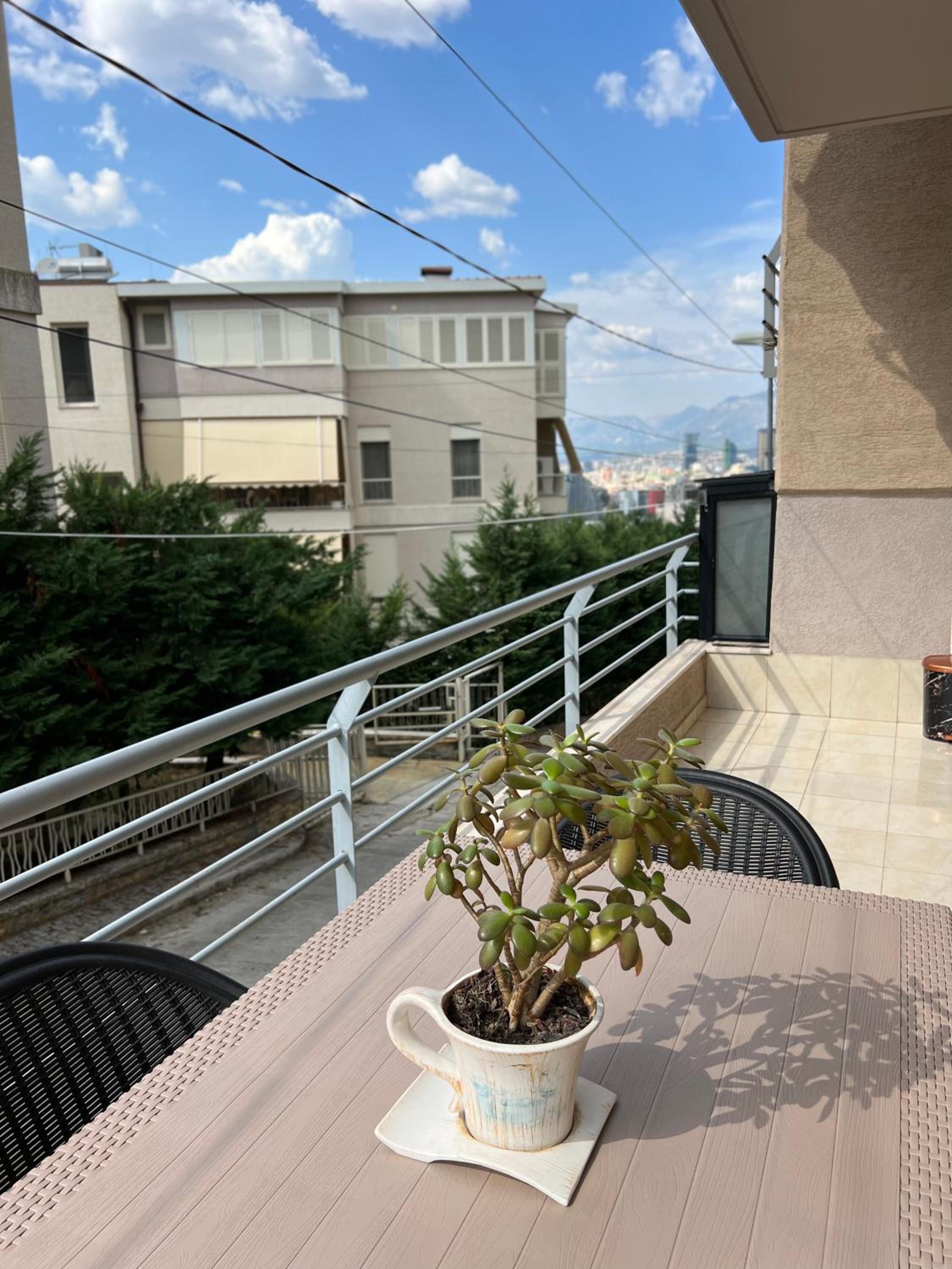 Lake View Apartment Tirana