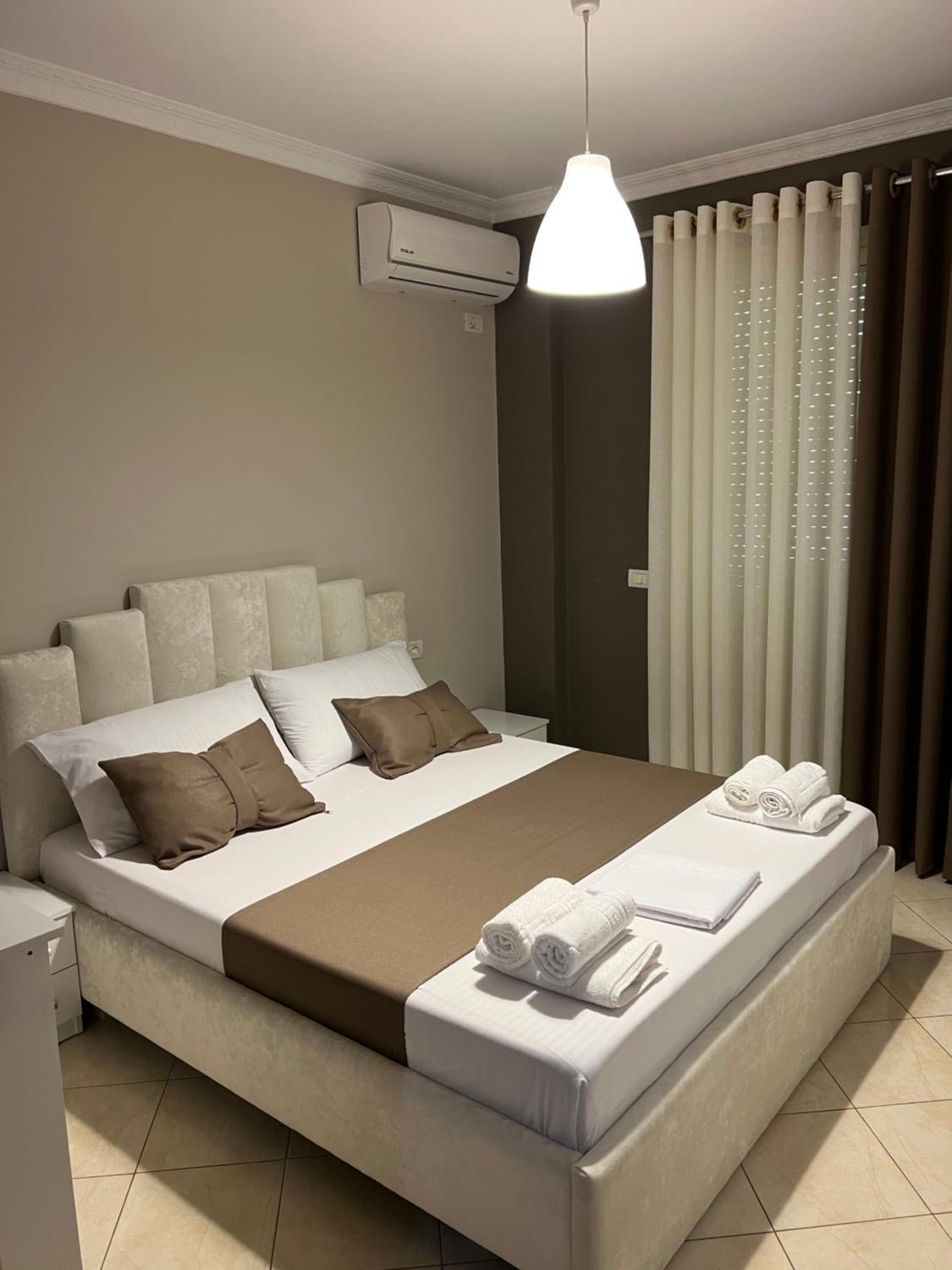 Lake View Apartment Tirana