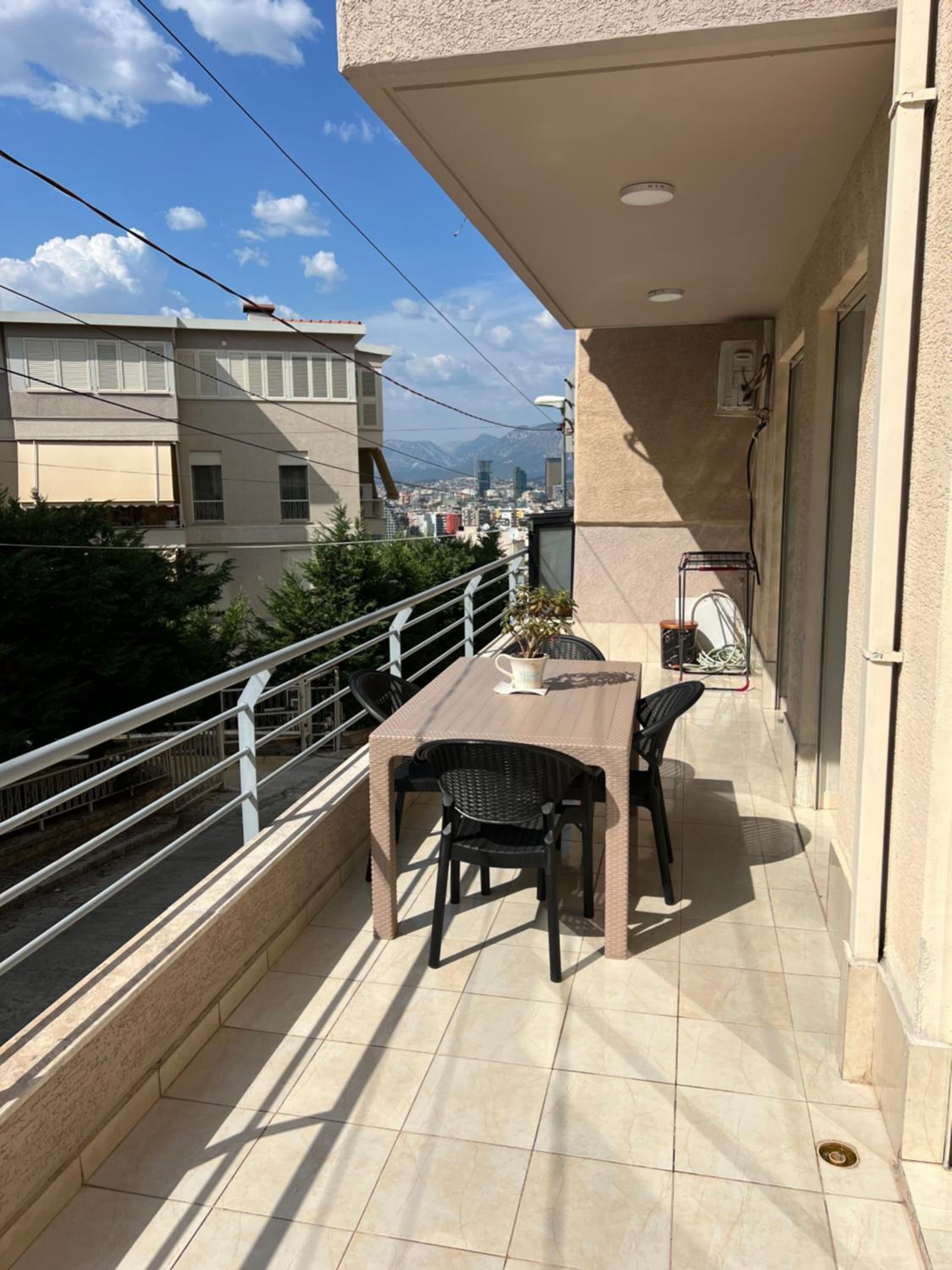 Lake View Apartment Tirana