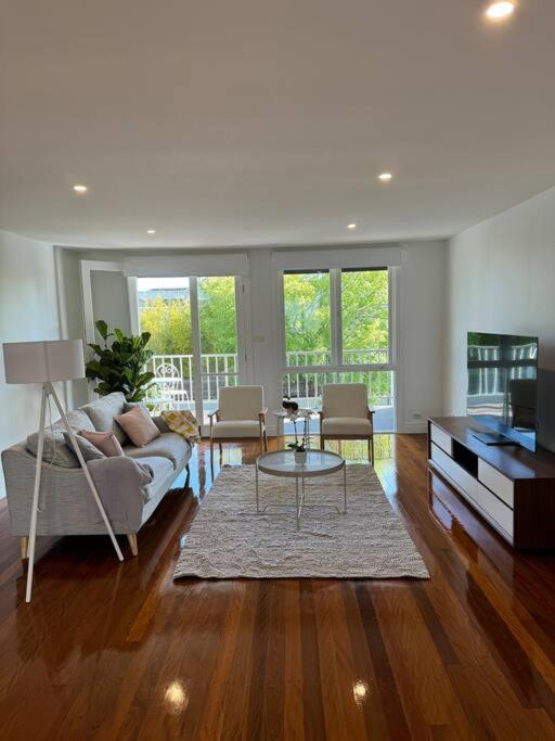 Spacious Middle Park Townhouse, Sleeps 6, Bayside