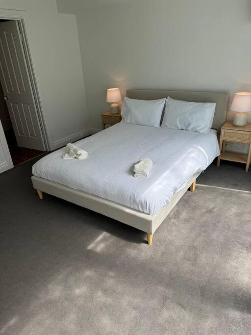 Spacious Middle Park Townhouse, Sleeps 6, Bayside