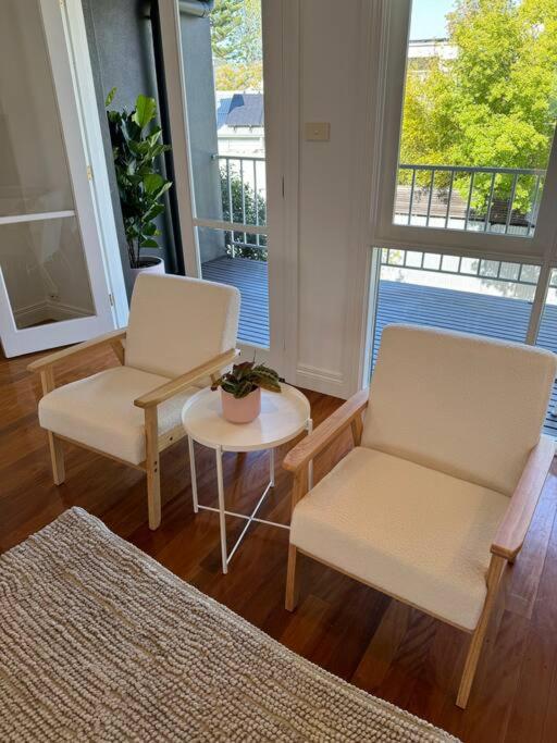 Spacious Middle Park Townhouse, Sleeps 6, Bayside
