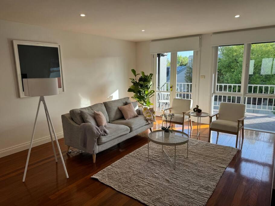 Spacious Middle Park Townhouse, Sleeps 6, Bayside