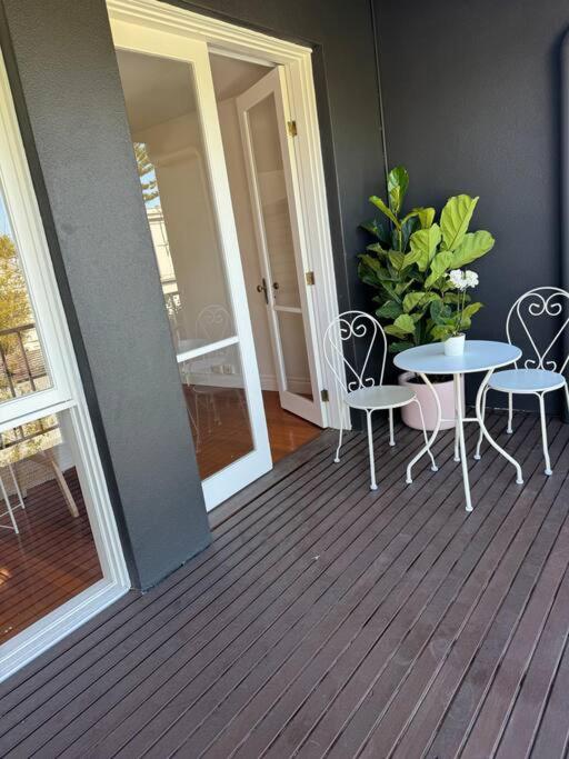 Spacious Middle Park Townhouse, Sleeps 6, Bayside