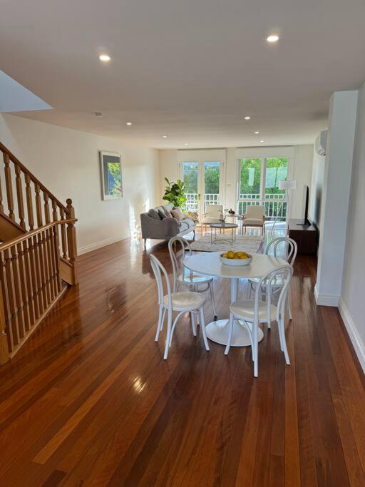 Spacious Middle Park Townhouse, Sleeps 6, Bayside