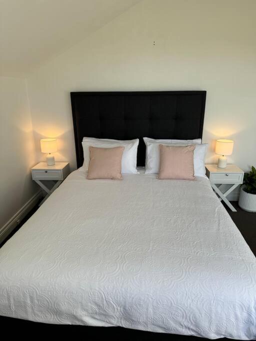 Spacious Middle Park Townhouse, Sleeps 6, Bayside