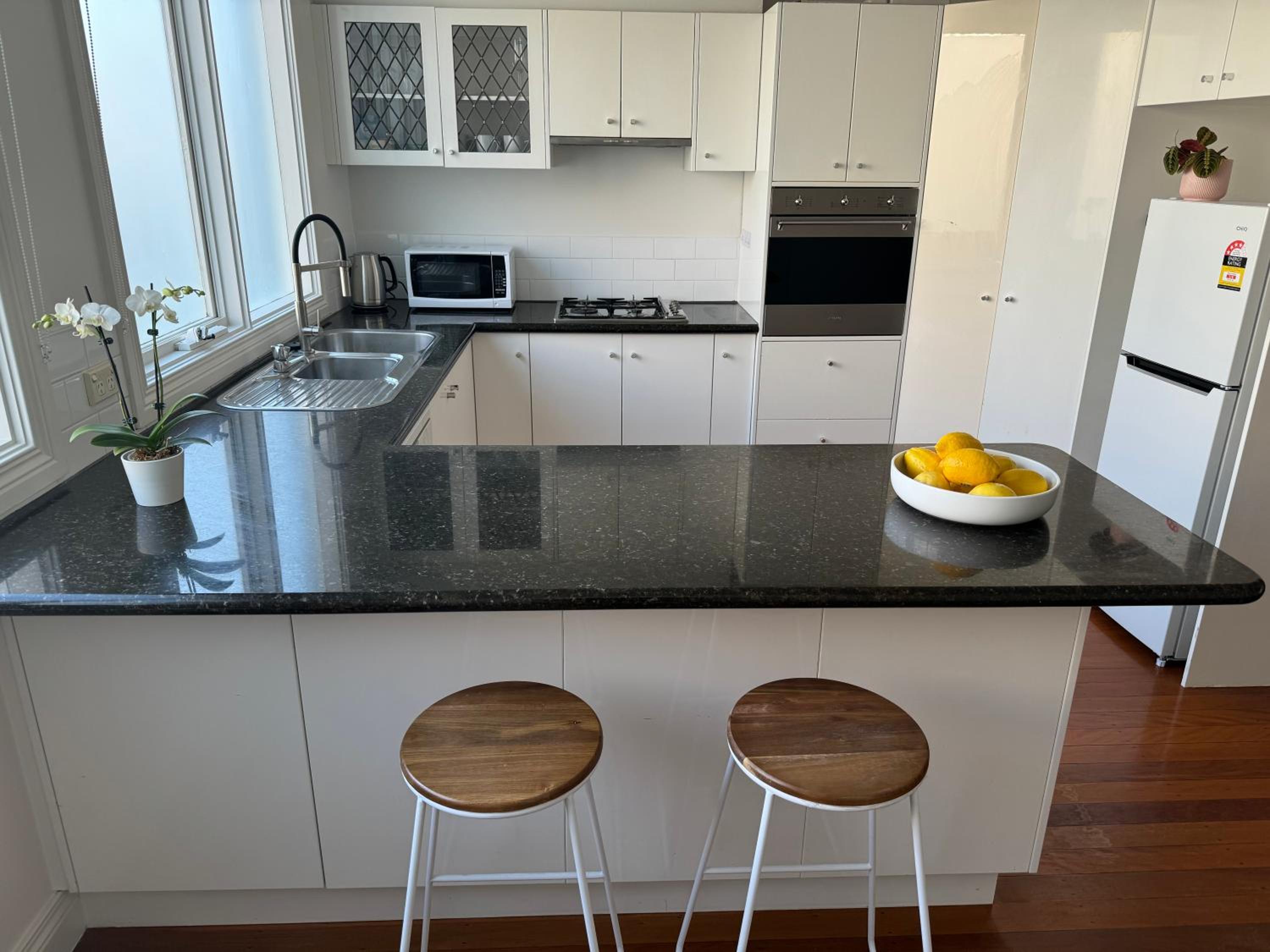 Spacious Middle Park Townhouse, Sleeps 6, Bayside
