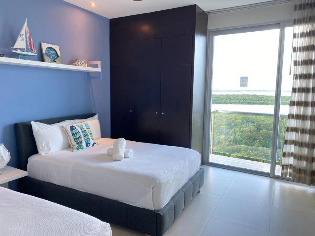 Luxury Beachfront Condo - Cancún