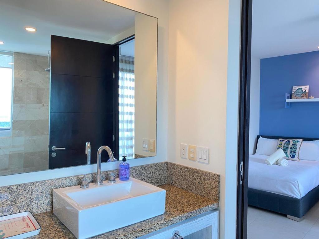 Luxury Beachfront Condo - Cancún