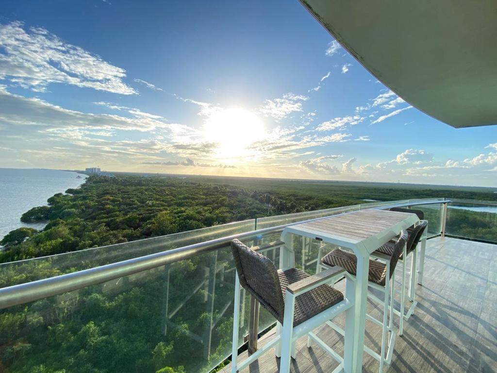 Luxury Beachfront Condo - Cancún