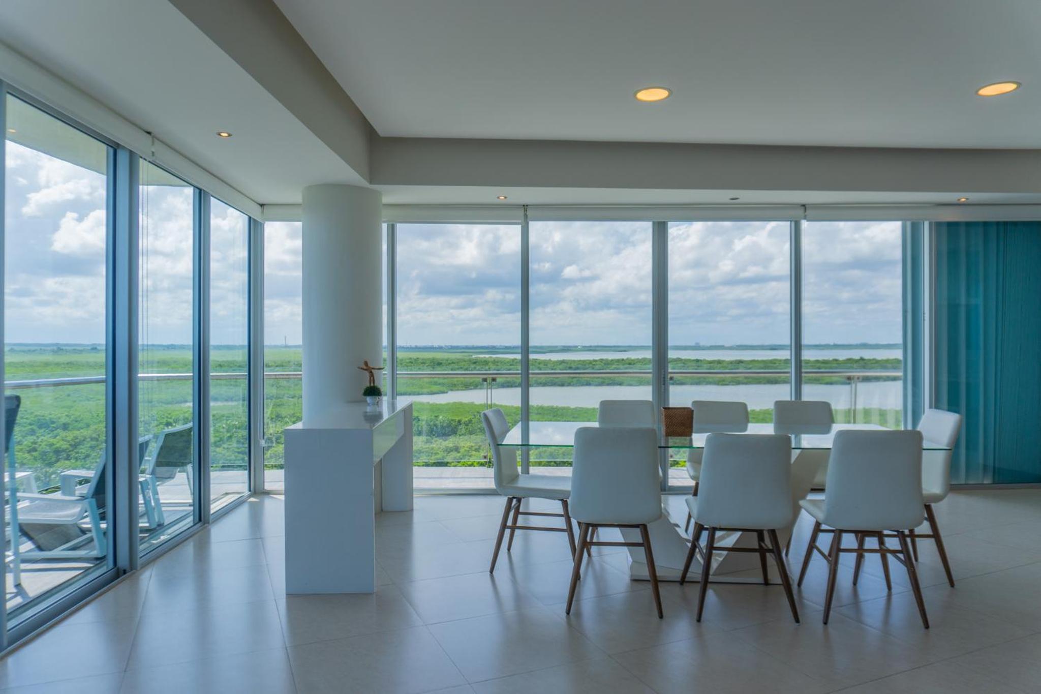 Luxury Beachfront Condo - Cancún