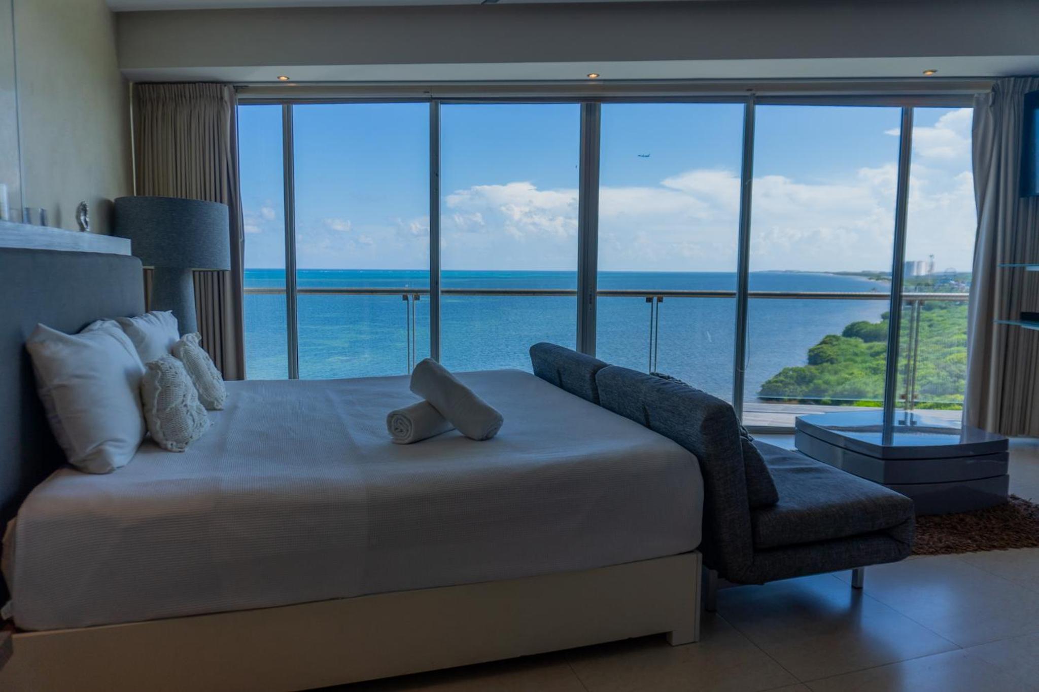 Luxury Beachfront Condo - Cancún