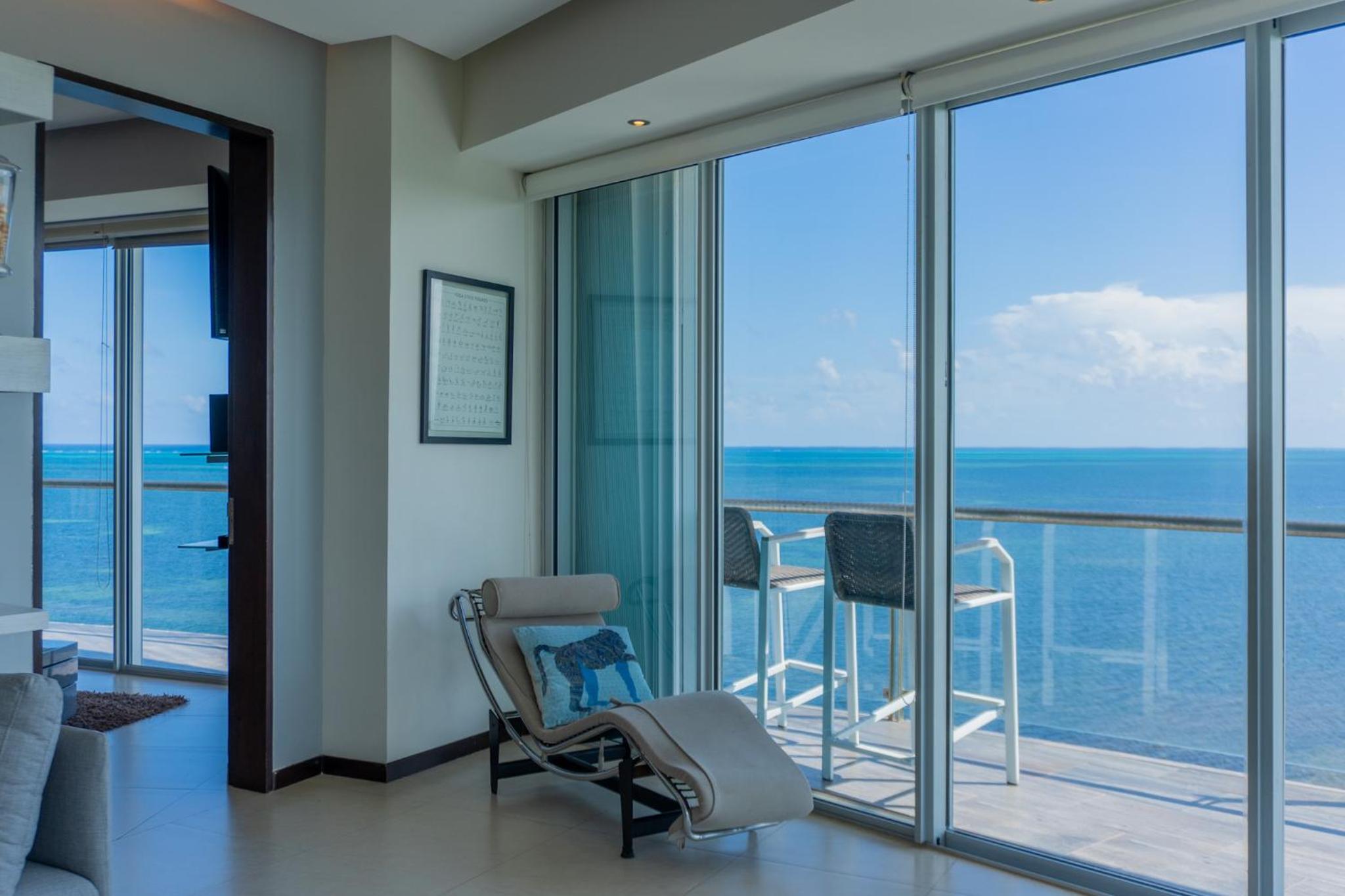 Luxury Beachfront Condo - Cancún