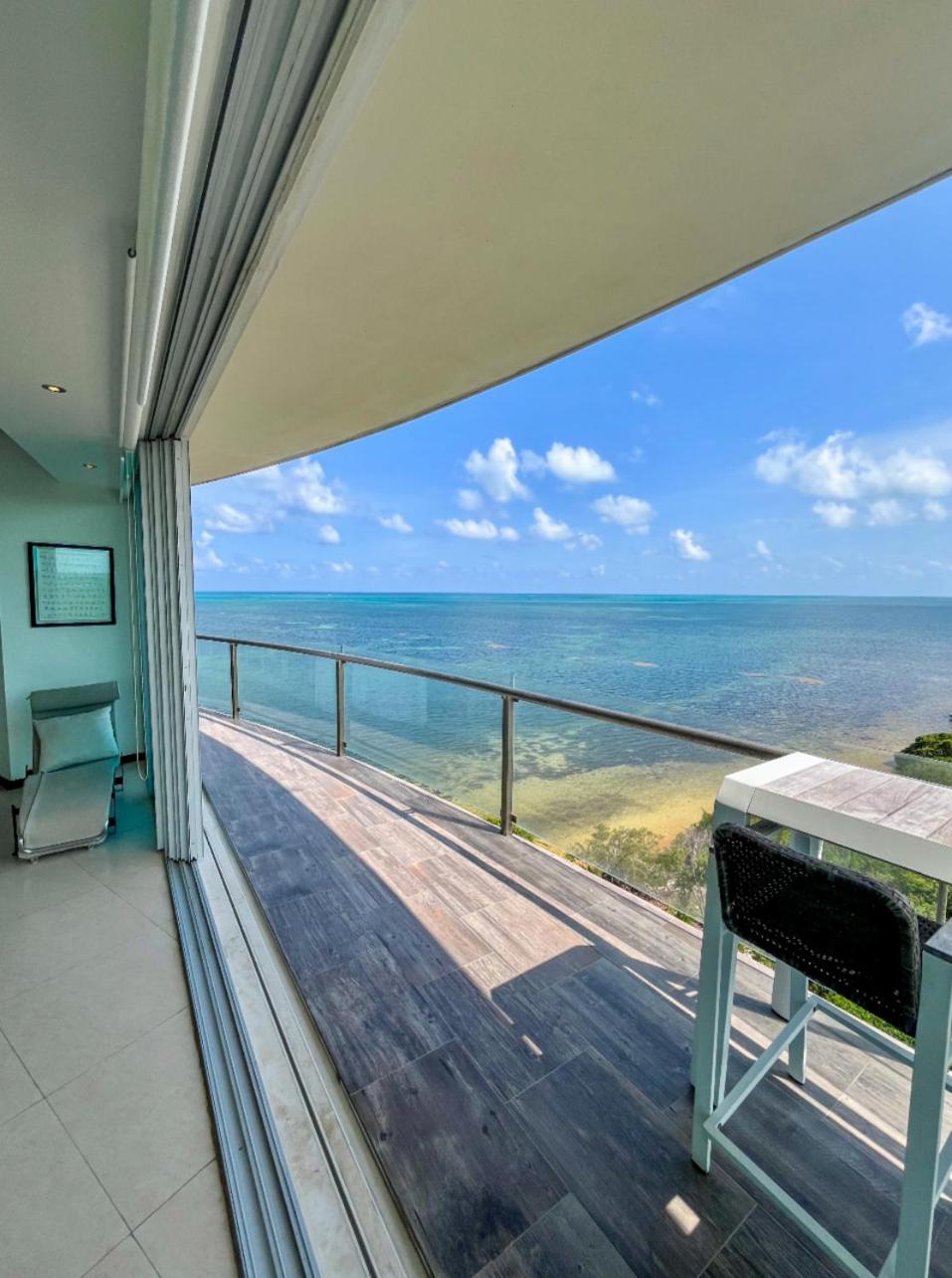 Luxury Beachfront Condo - Cancún