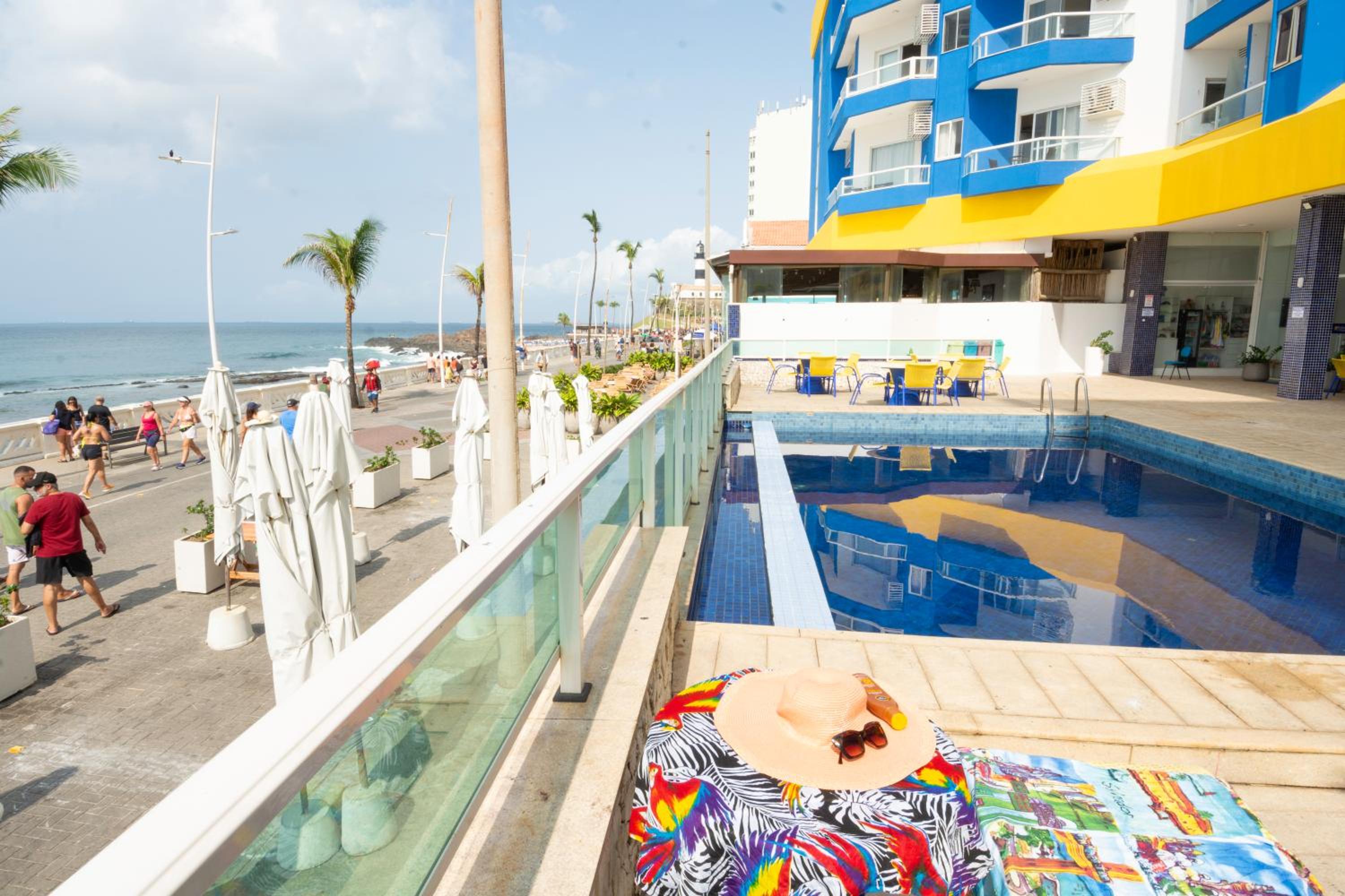 Pé na Areia - Flat com PiscinaArGaragem na Barra