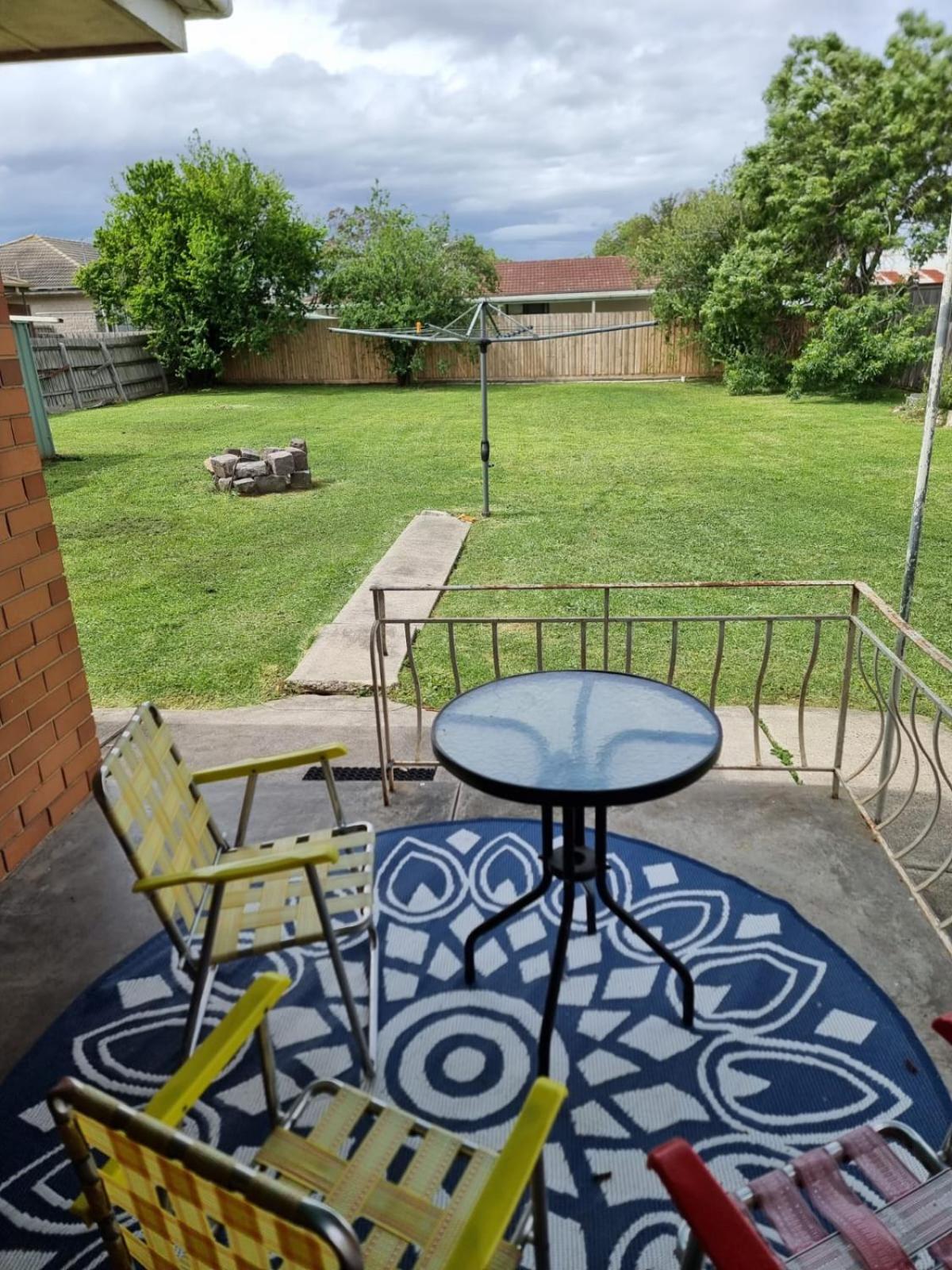 Two Pines, whole home in Tullamarine near airport!