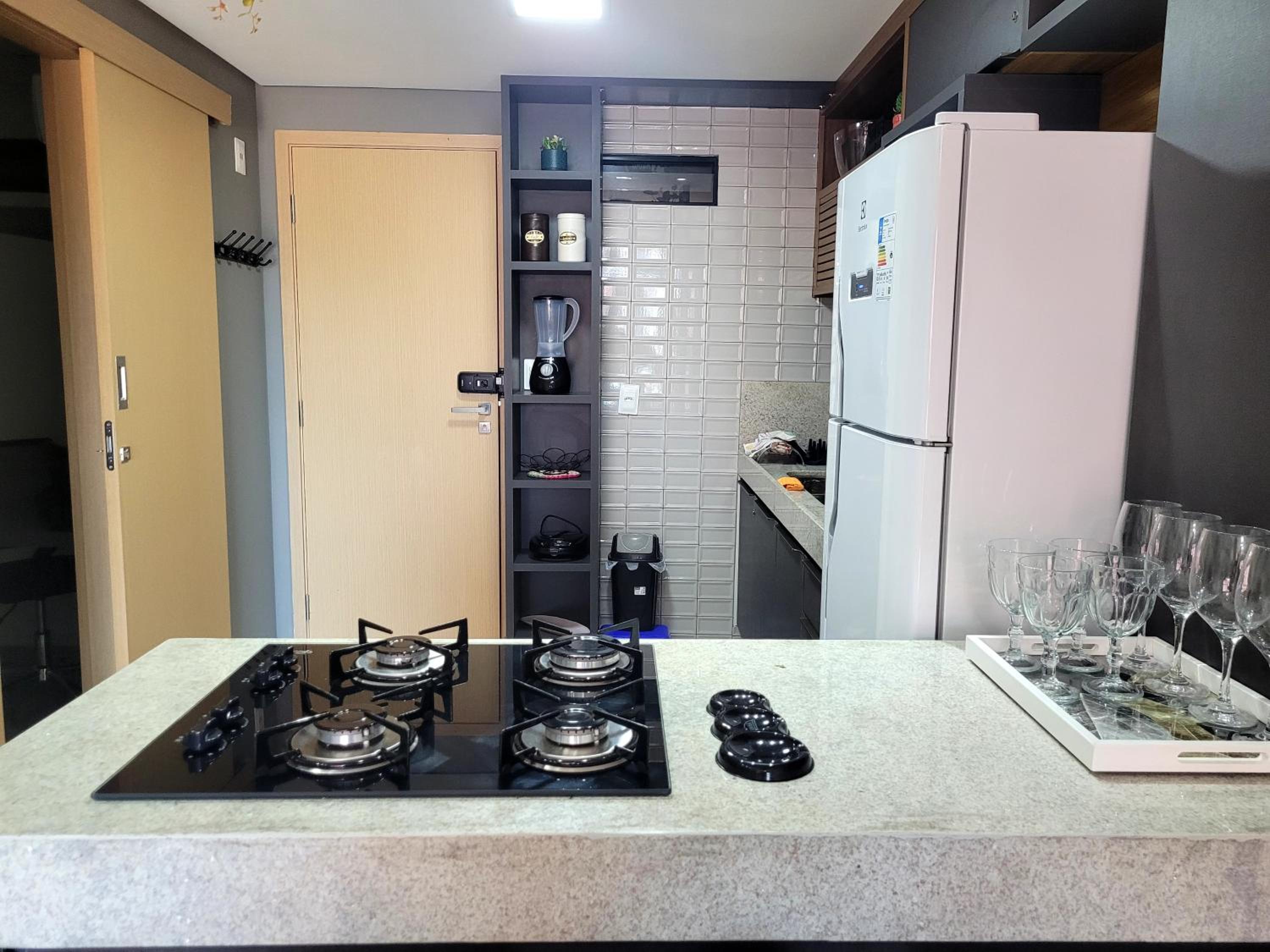 Flat com dois quartos na praia do Cabo Branco - climatizado e completo