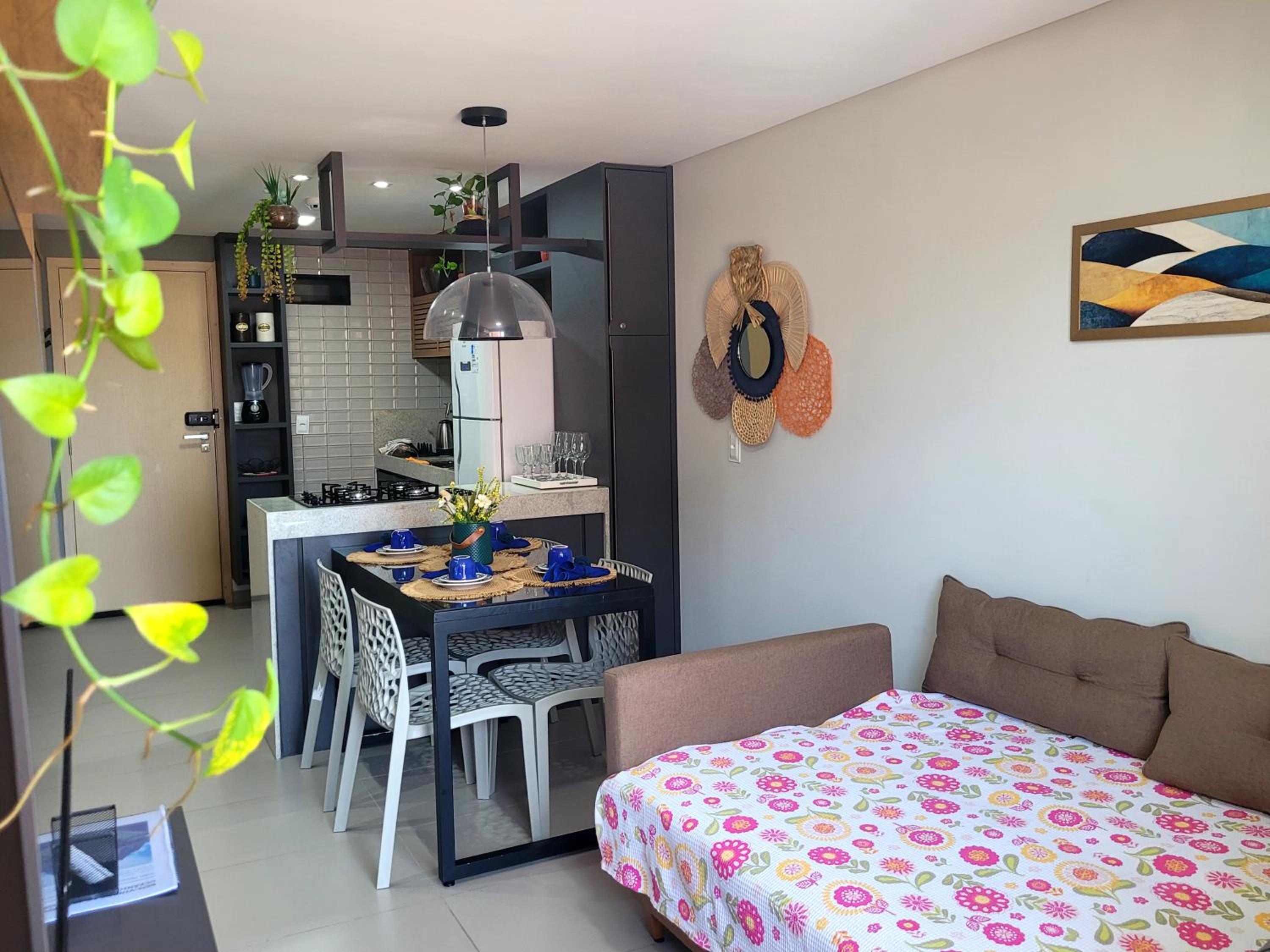 Flat com dois quartos na praia do Cabo Branco - climatizado e completo