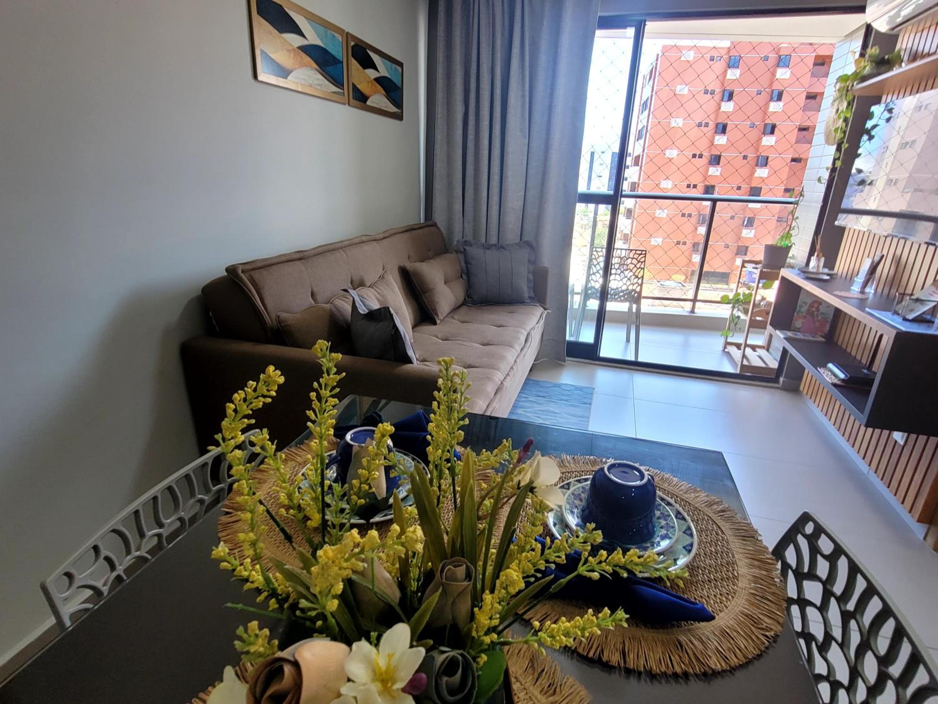 Flat com dois quartos na praia do Cabo Branco - climatizado e completo