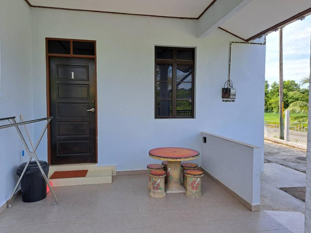 Roomstay Avoria YouTube Netflix photo 8
