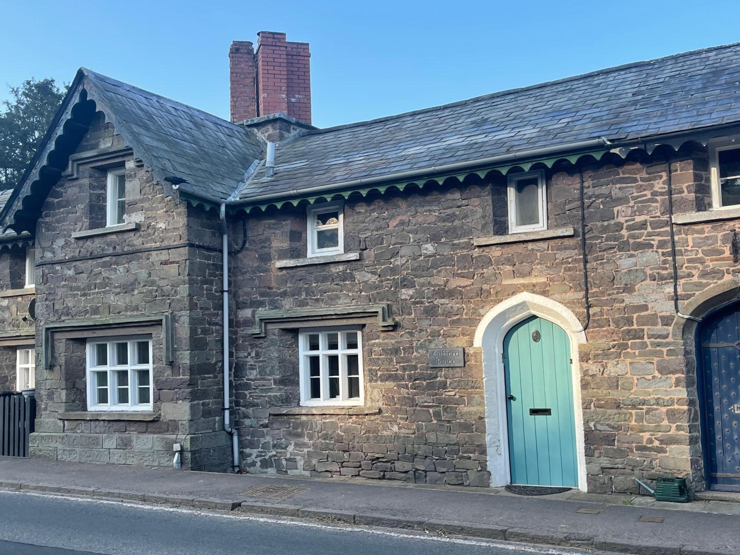 Yew Tree Cottage, 3 bedroom, 4 Church Row Defynnog view 2