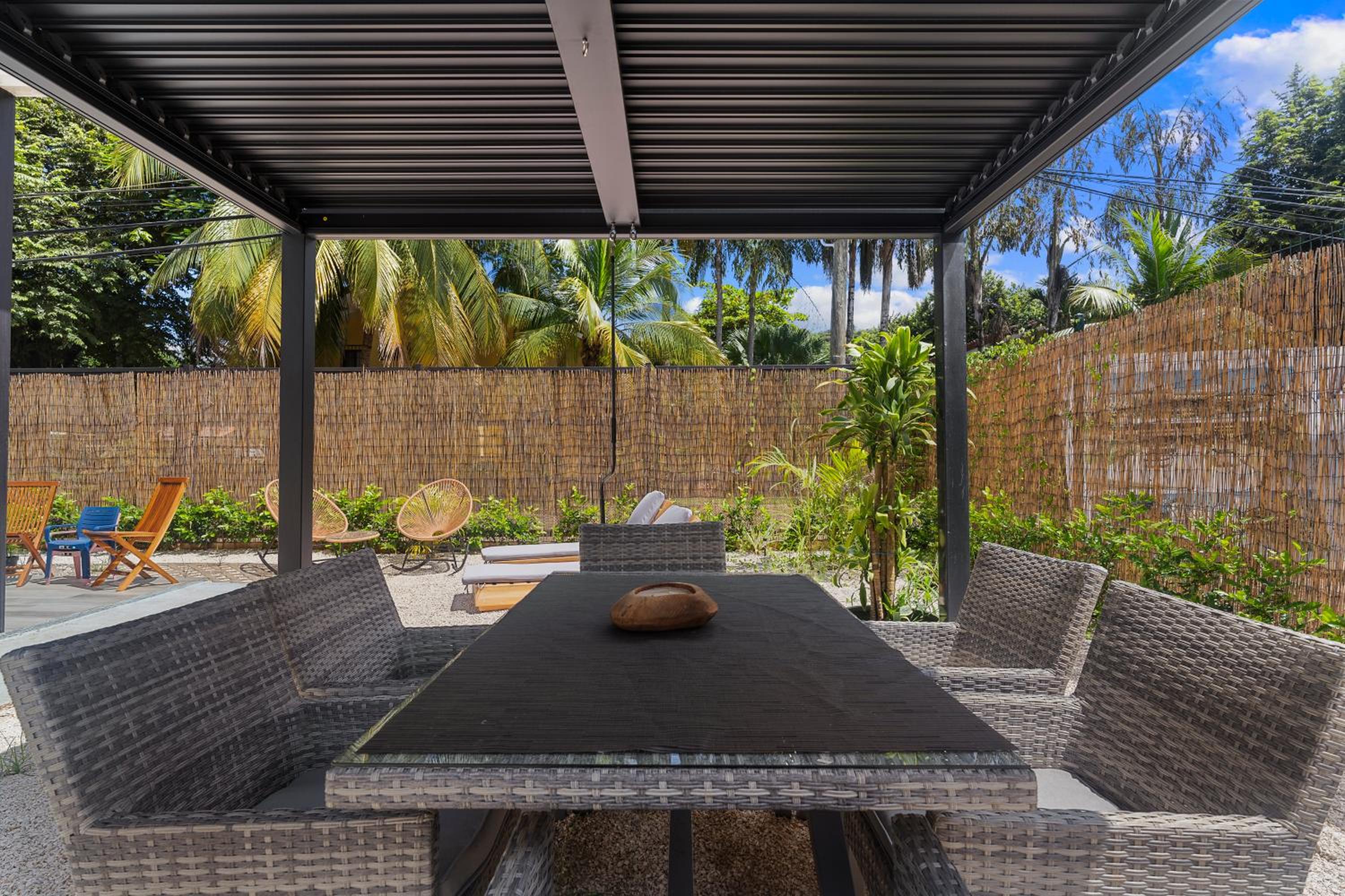Three Bedroom Paradise Villa Across The Beach