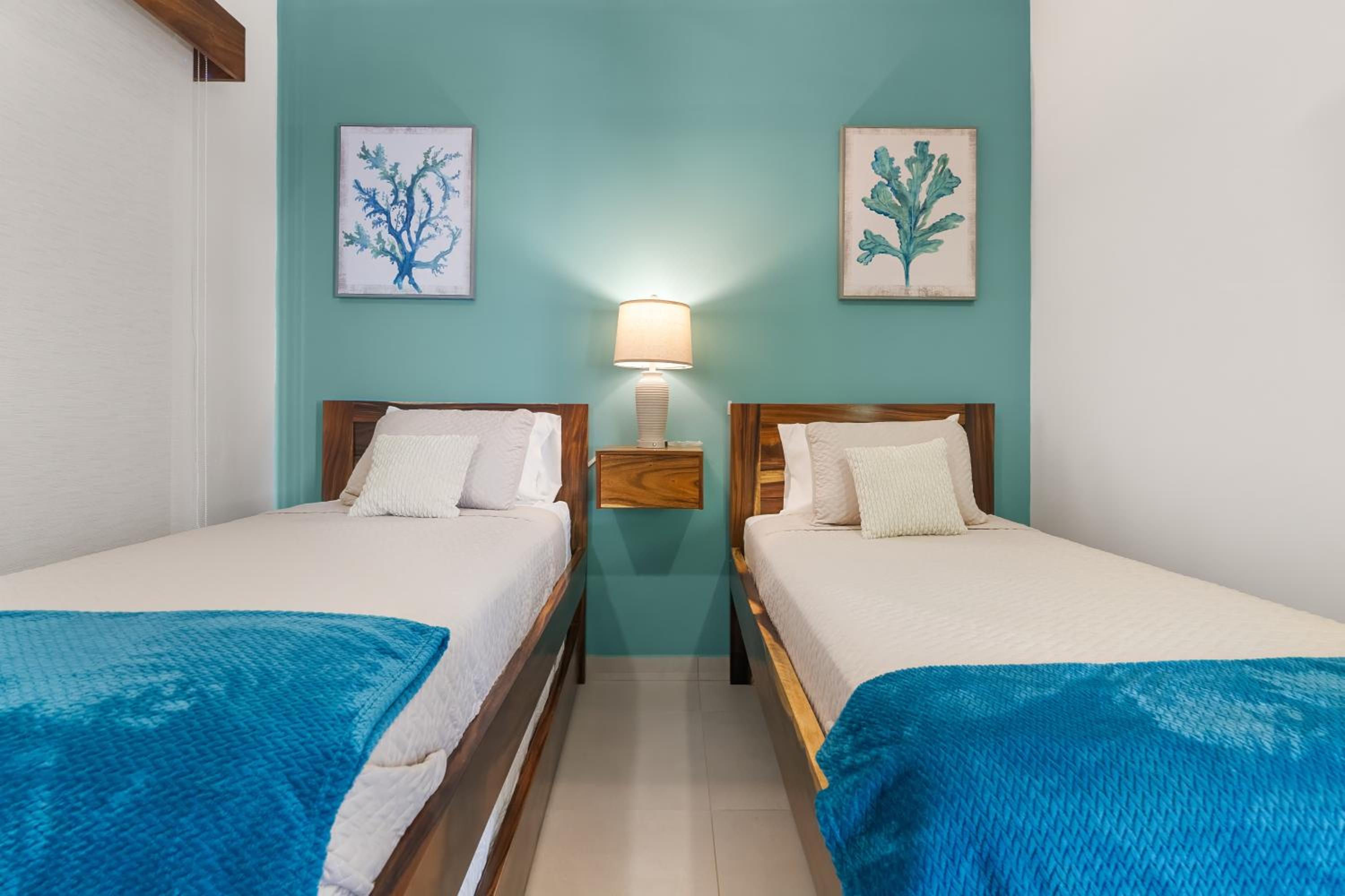 Three Bedroom Paradise Villa Across The Beach