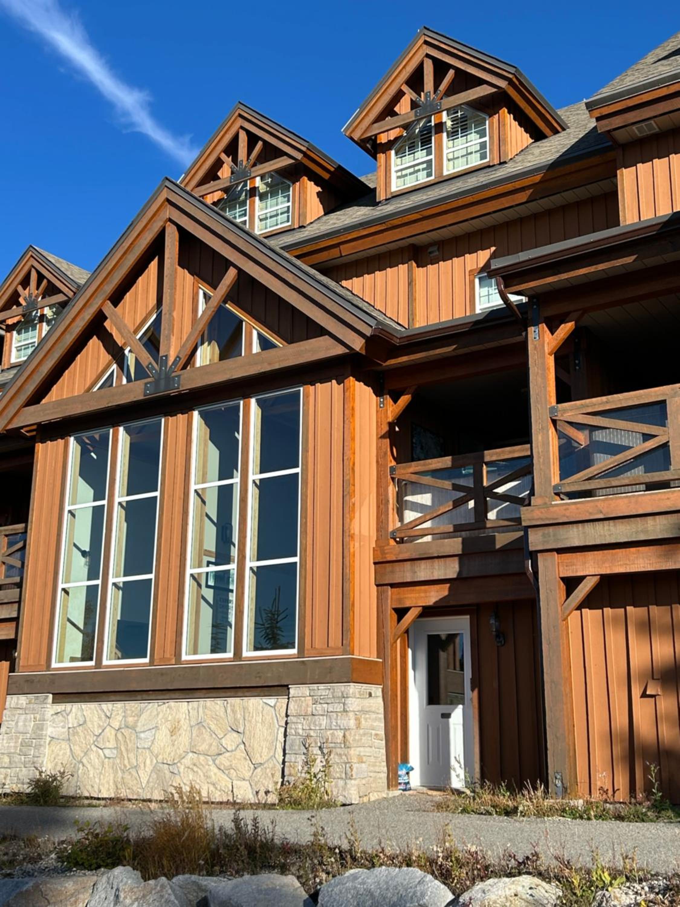 3 BR 3 Bath ski in ski out with private hot tub