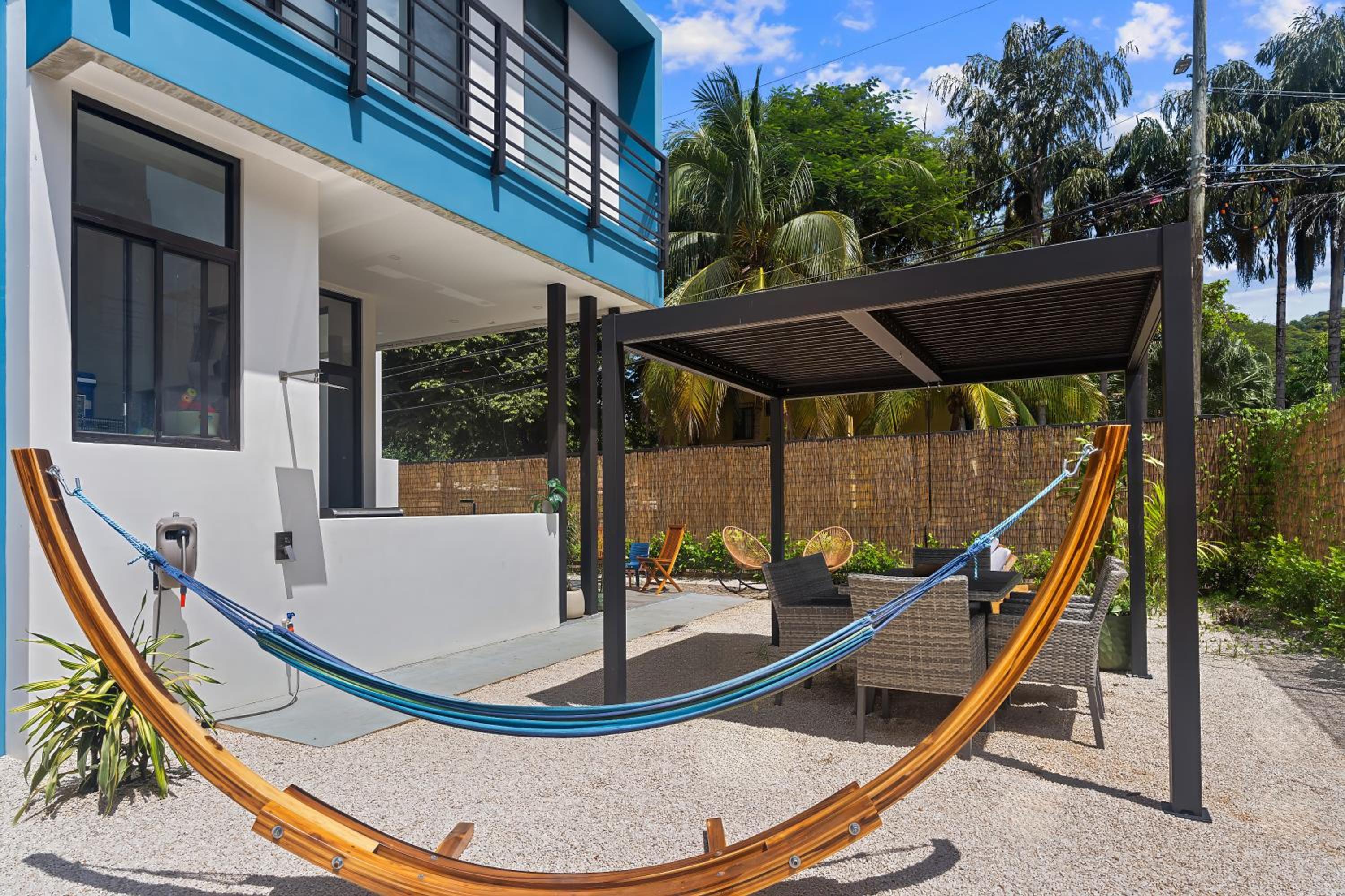 Three Bedroom Paradise Villa Across The Beach