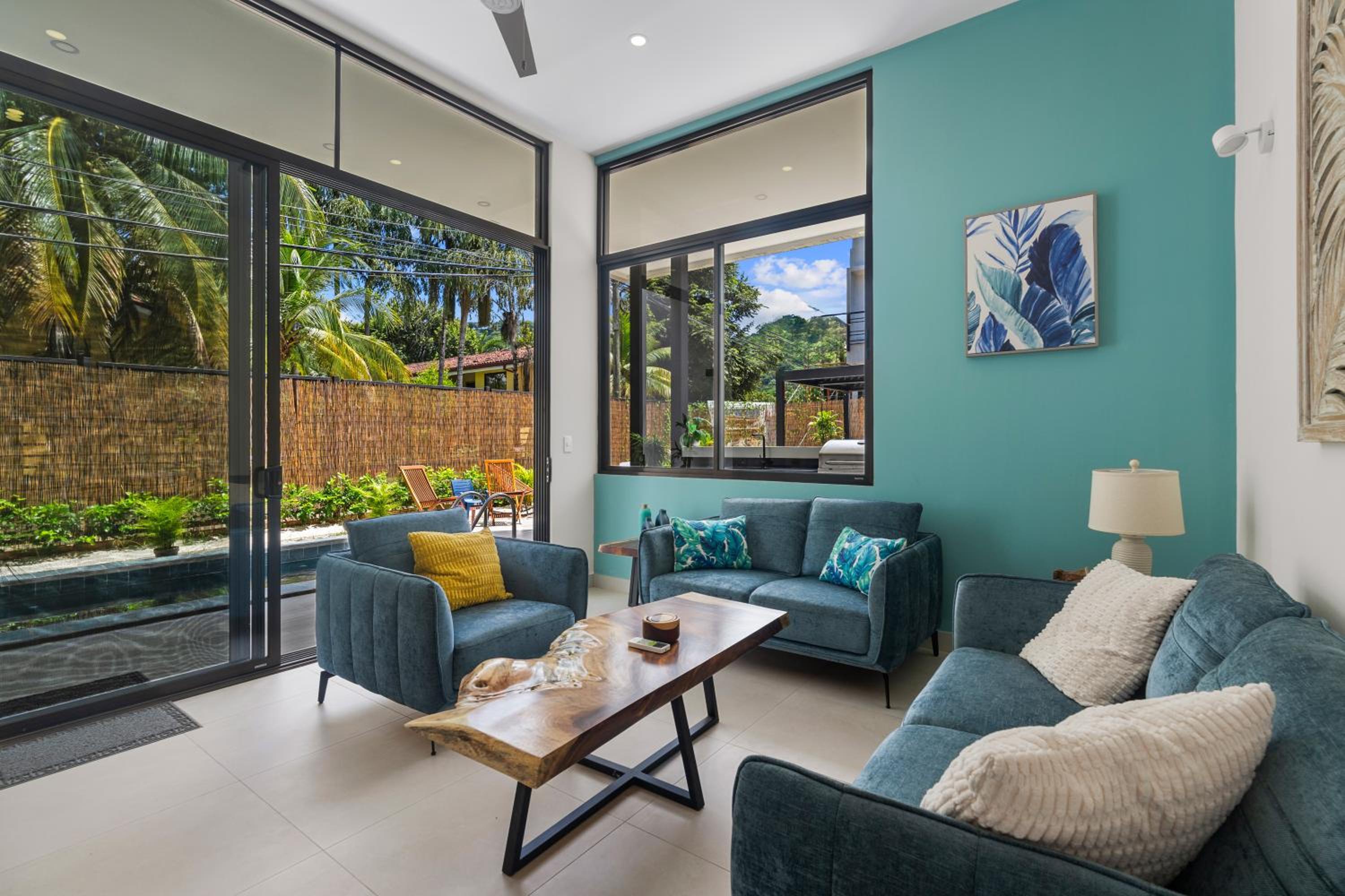 Three Bedroom Paradise Villa Across The Beach