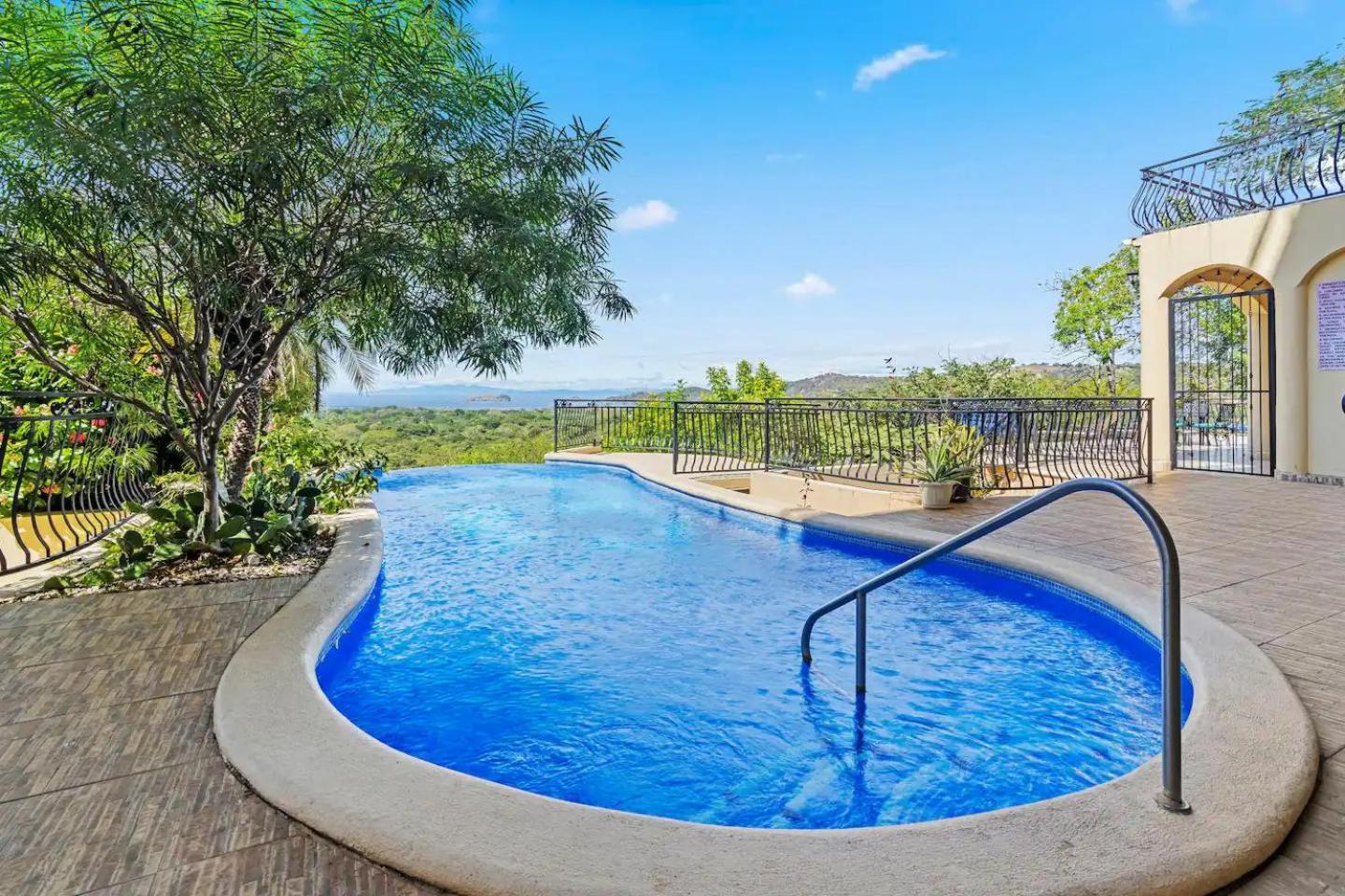 Majestic Oceanview Condo with King Beds