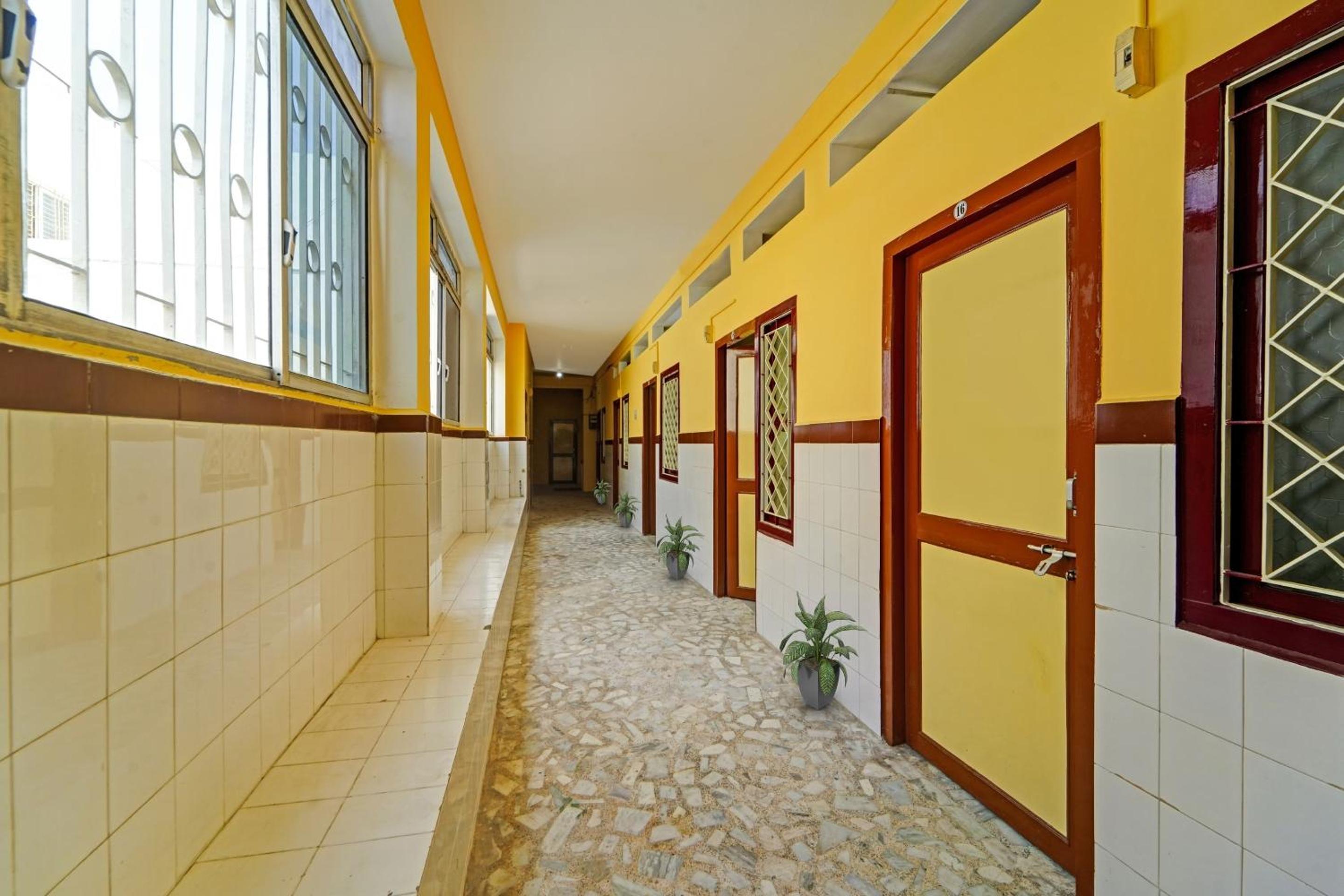 SPOT ON Sri Sakthi Guest House view 5